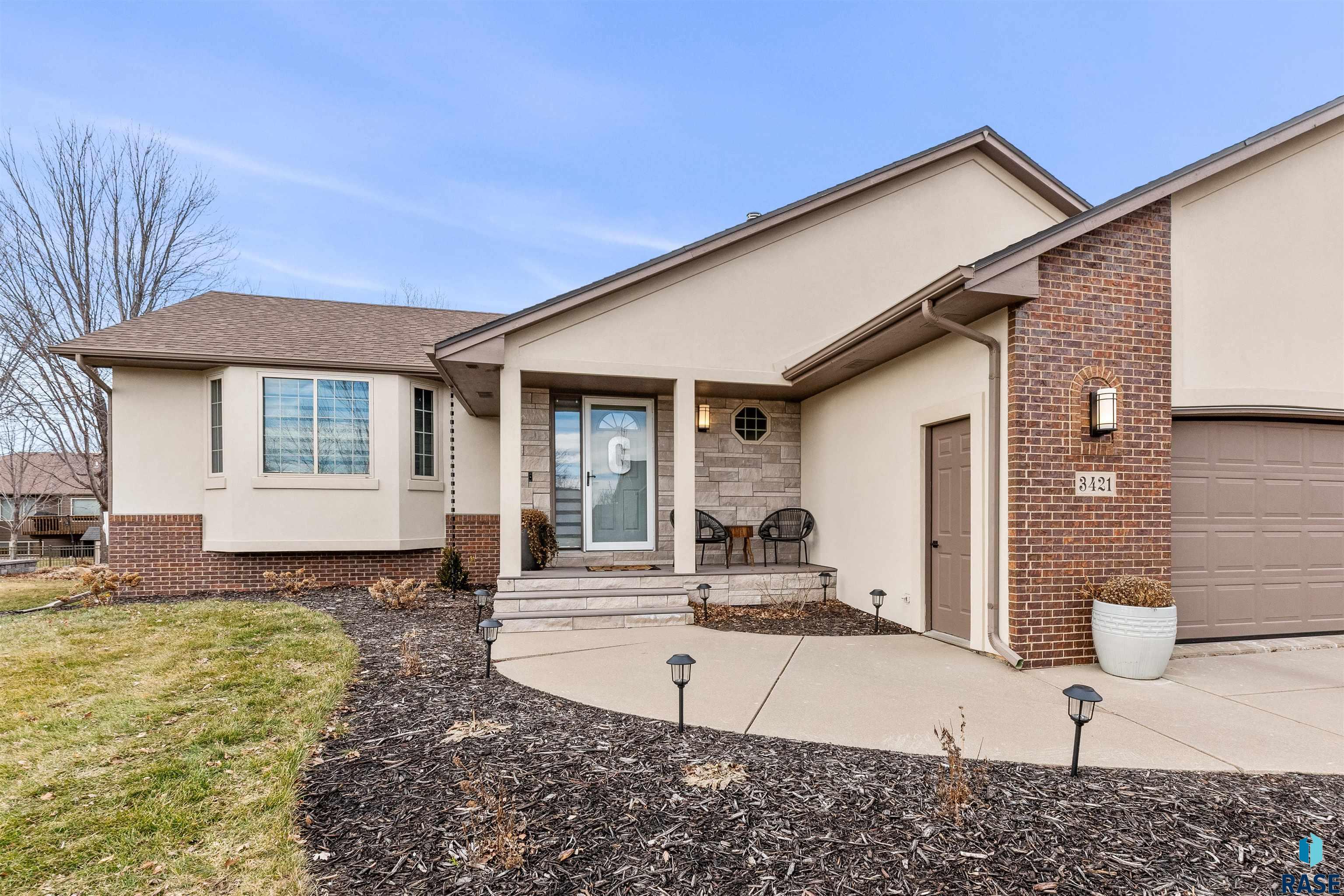 3421 S Moonflower Ave