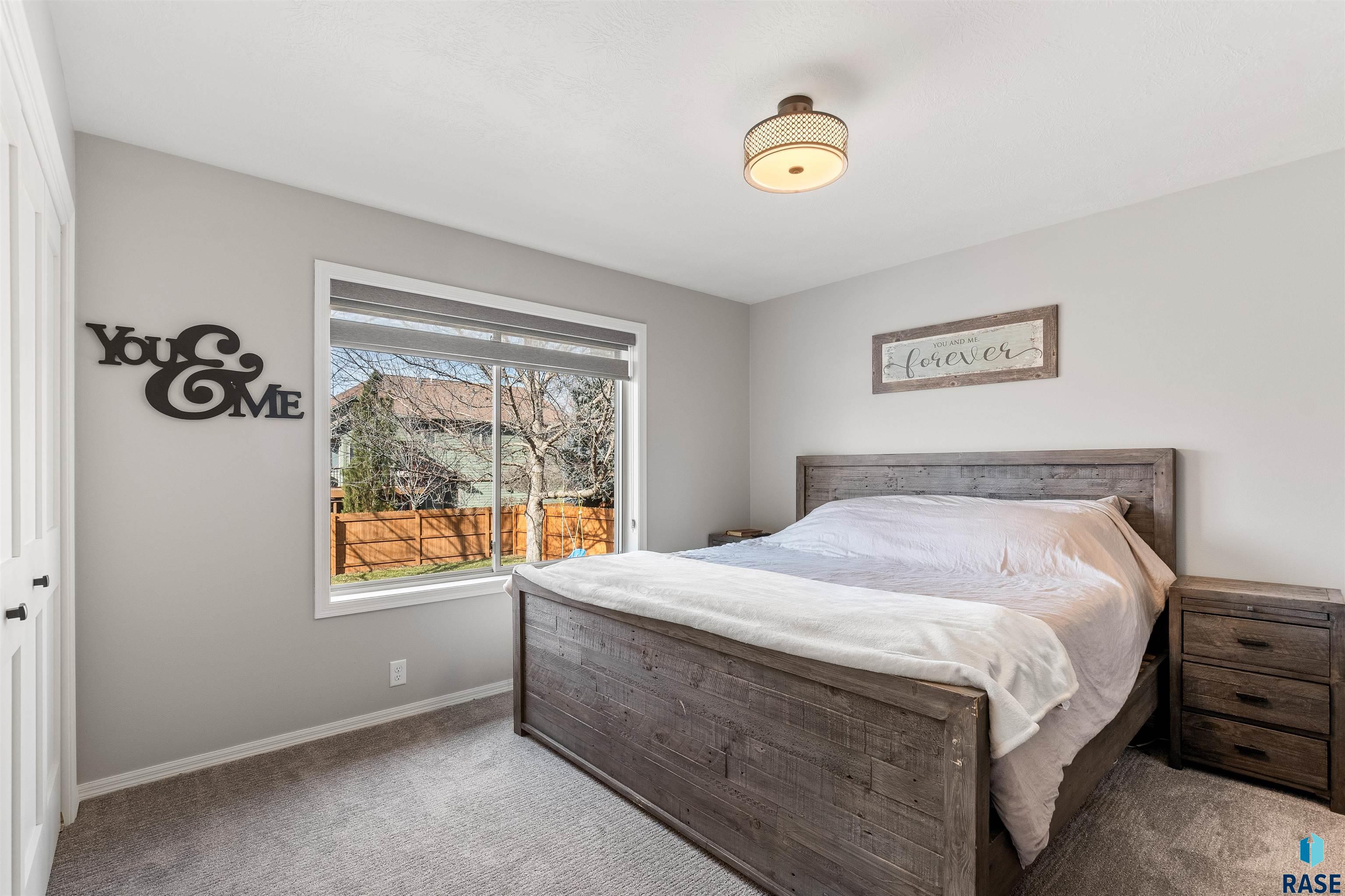 3421 S Moonflower Ave