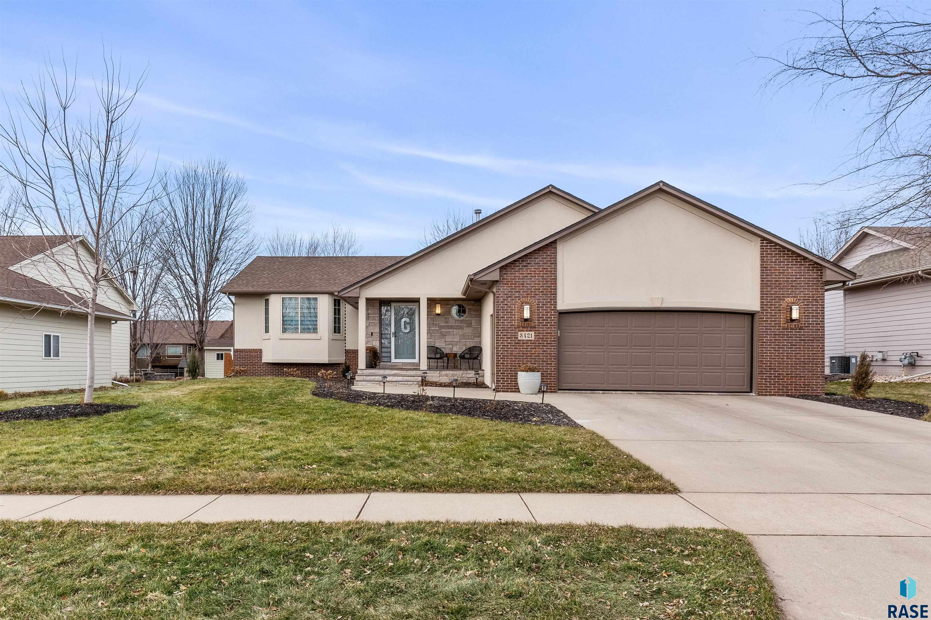 3421 S Moonflower Ave