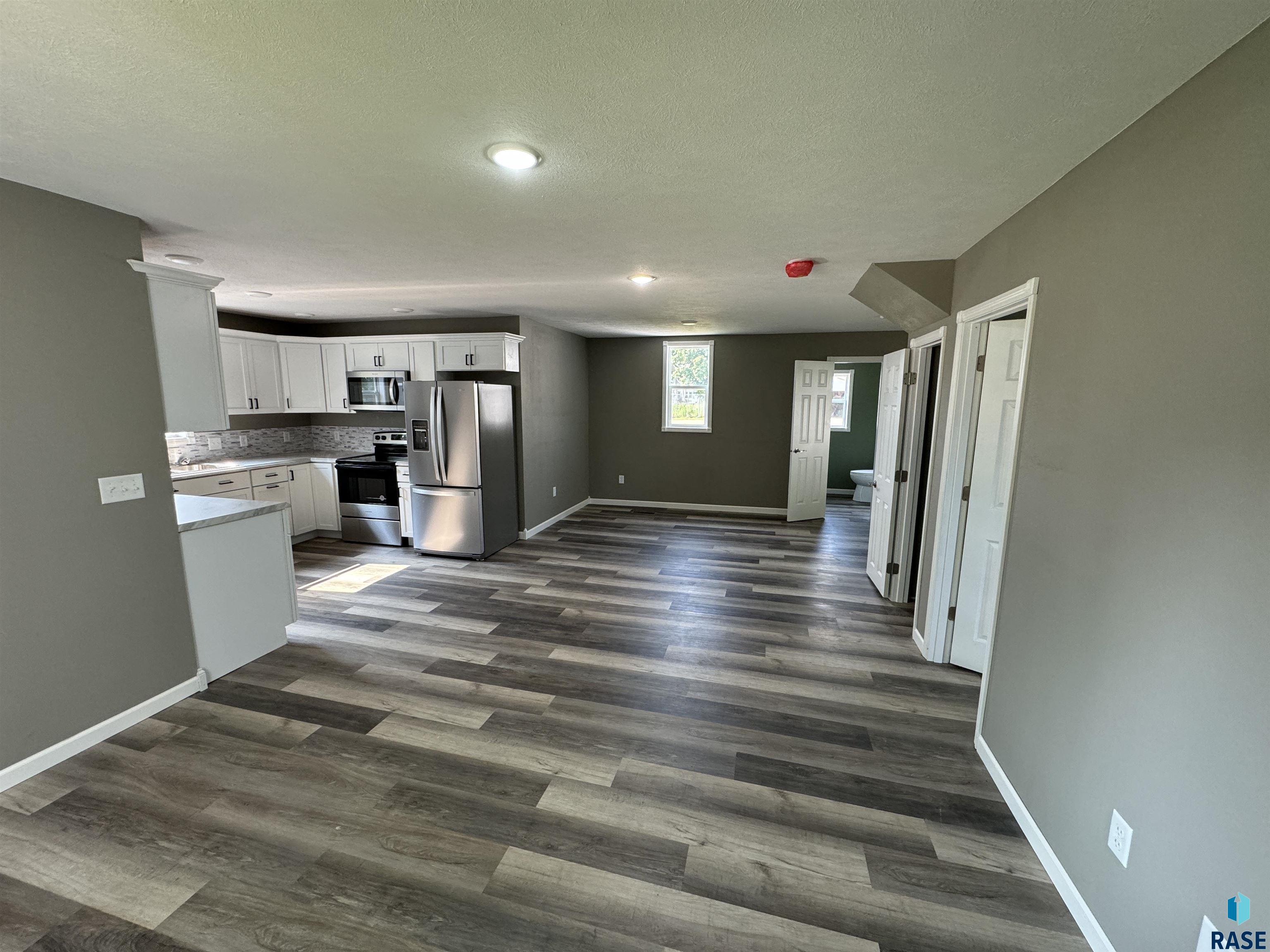 222 W 2nd St