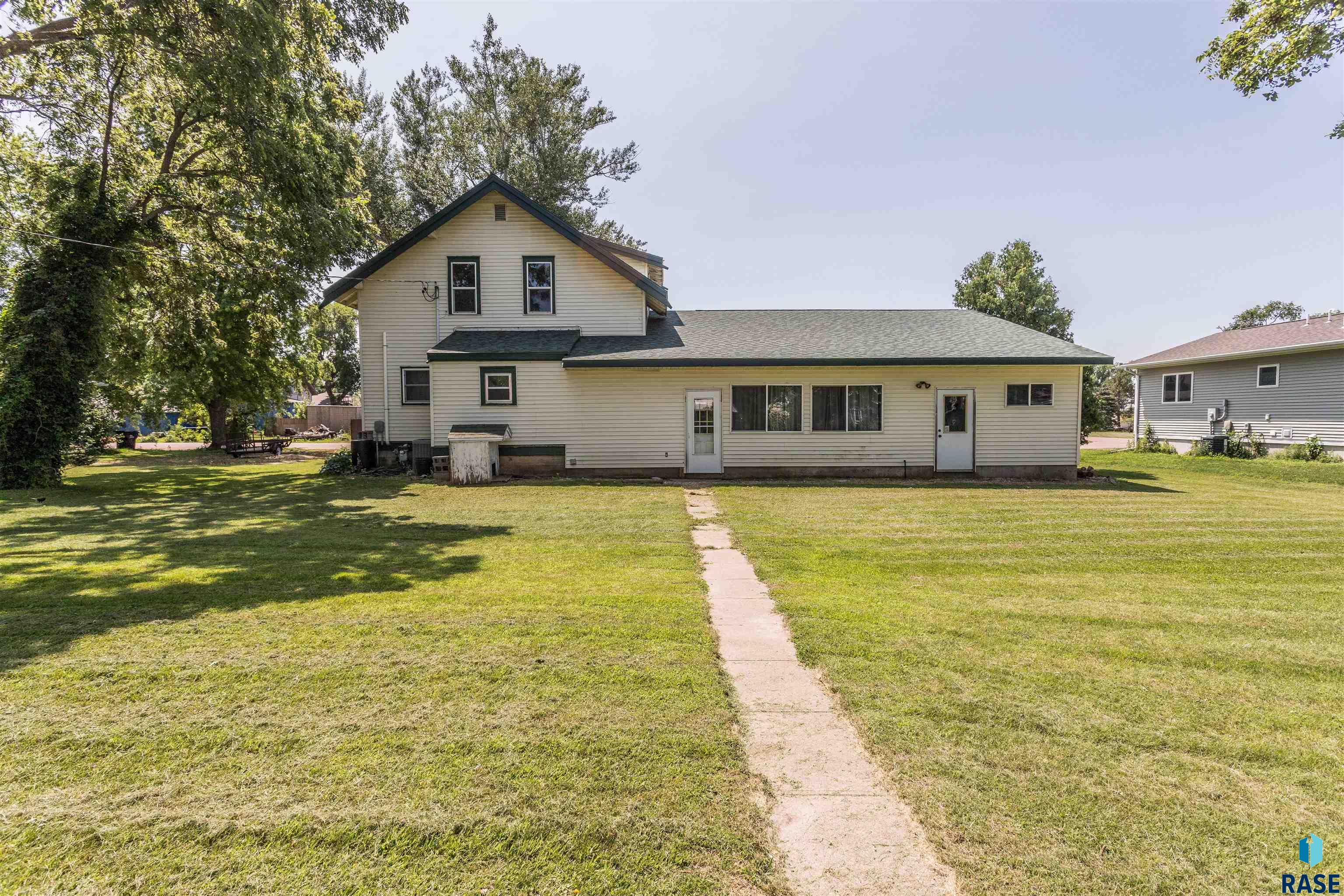 530 W Elm St