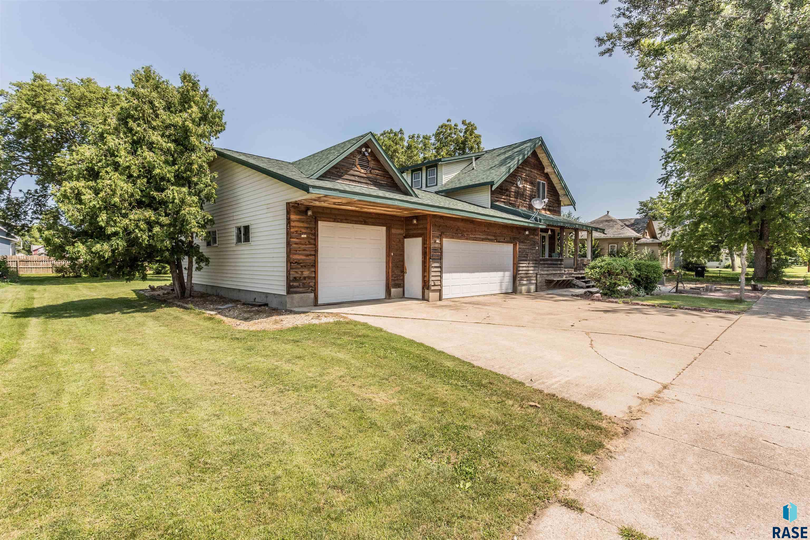 530 W Elm St