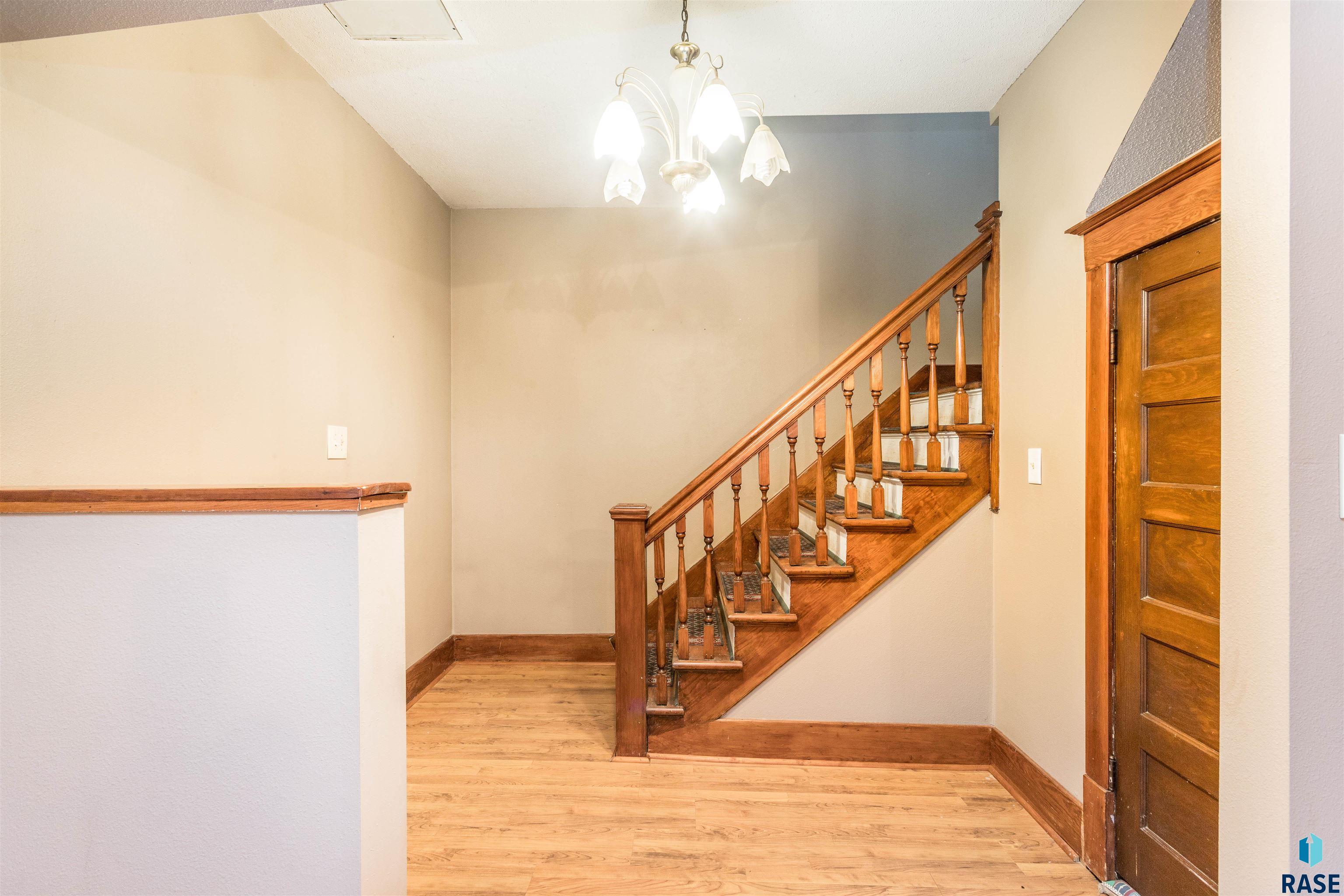 530 W Elm St