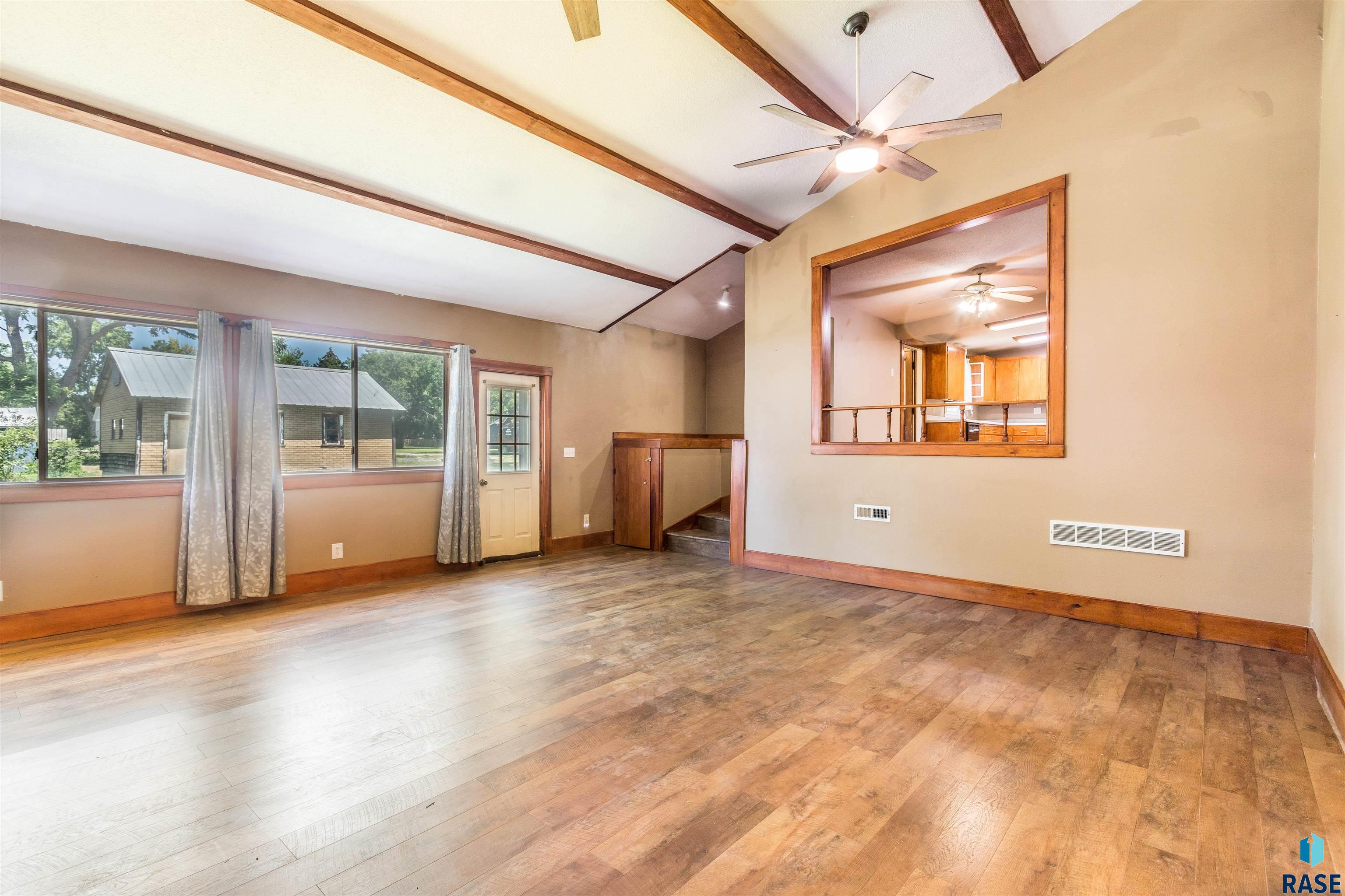 530 W Elm St