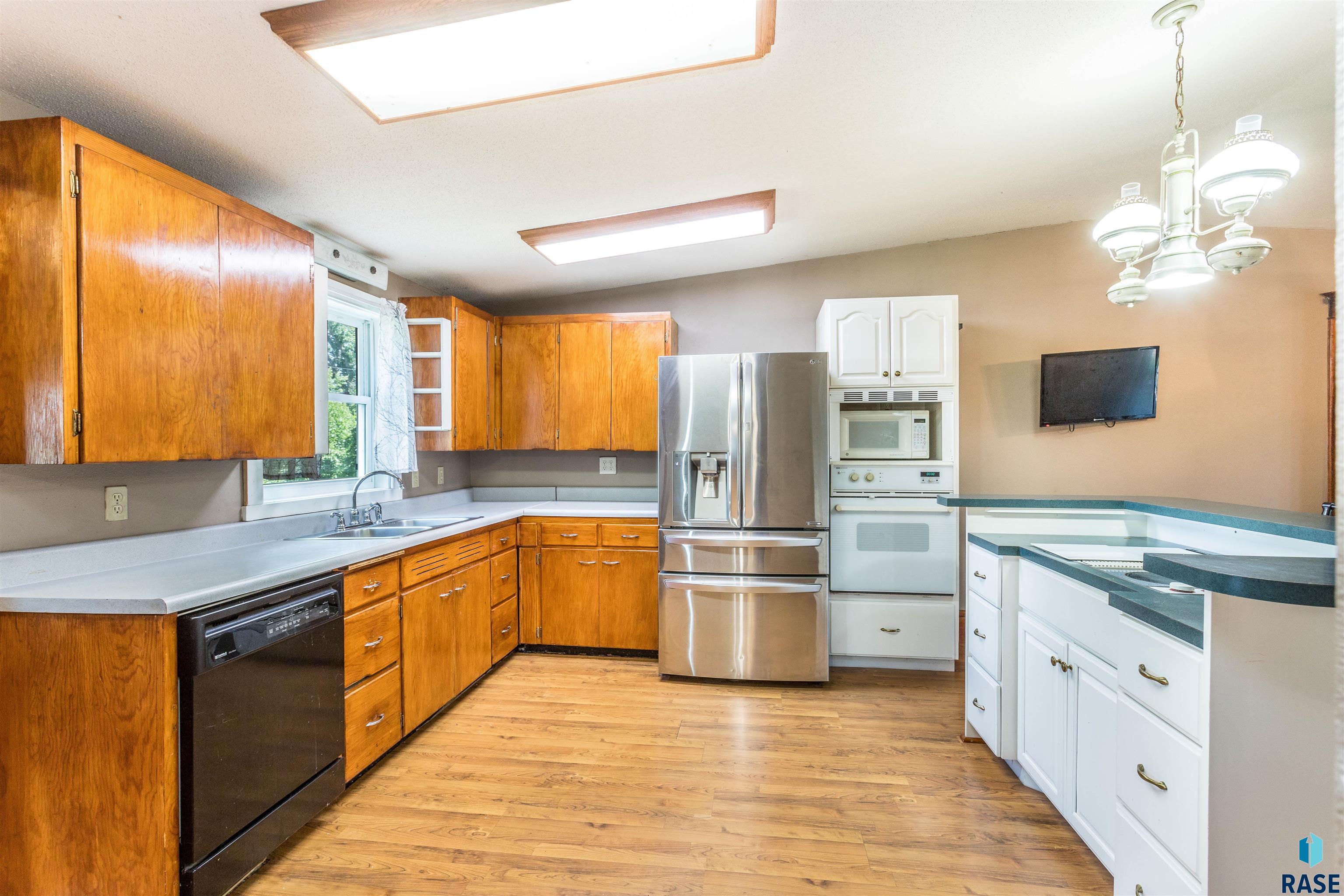 530 W Elm St