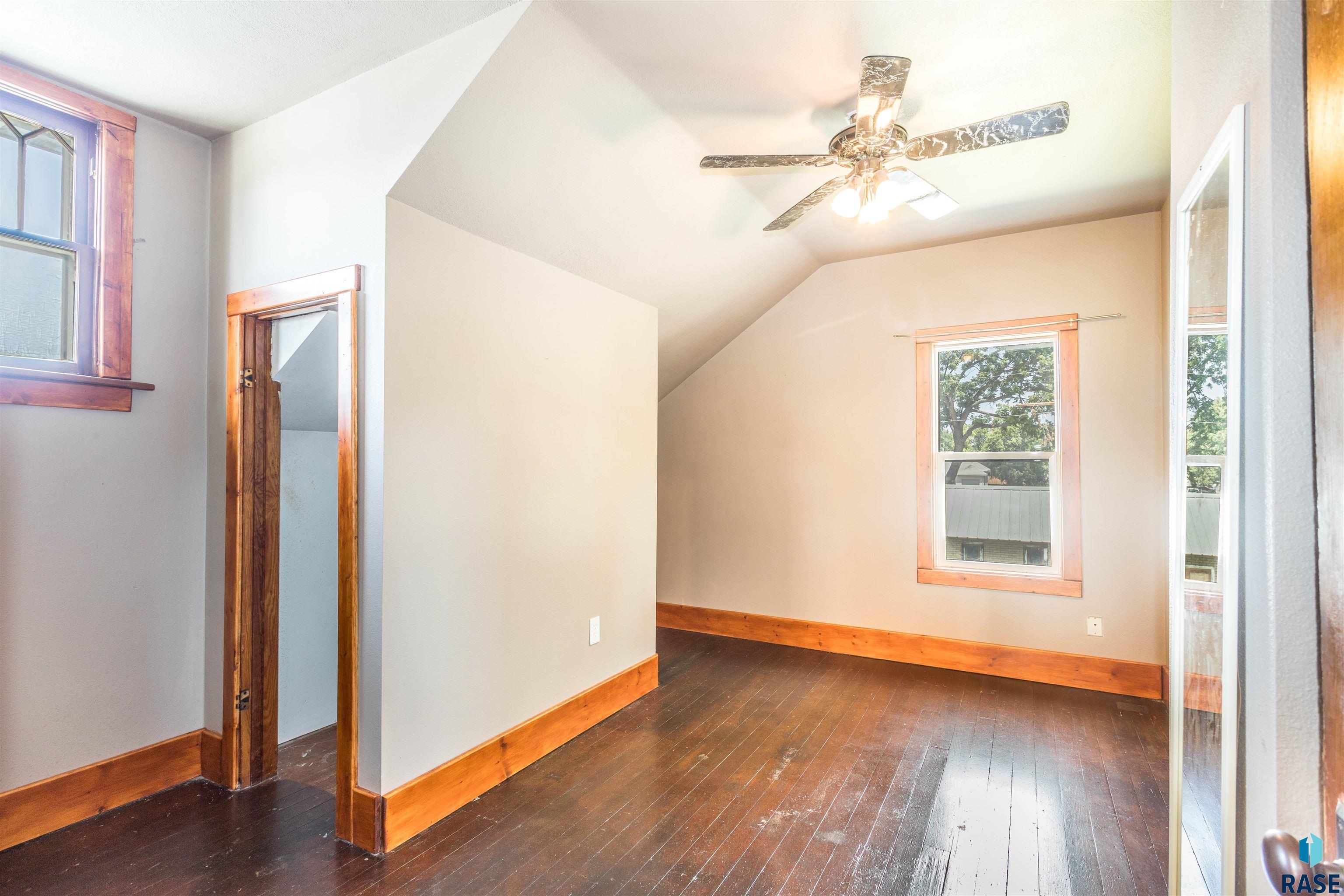 530 W Elm St