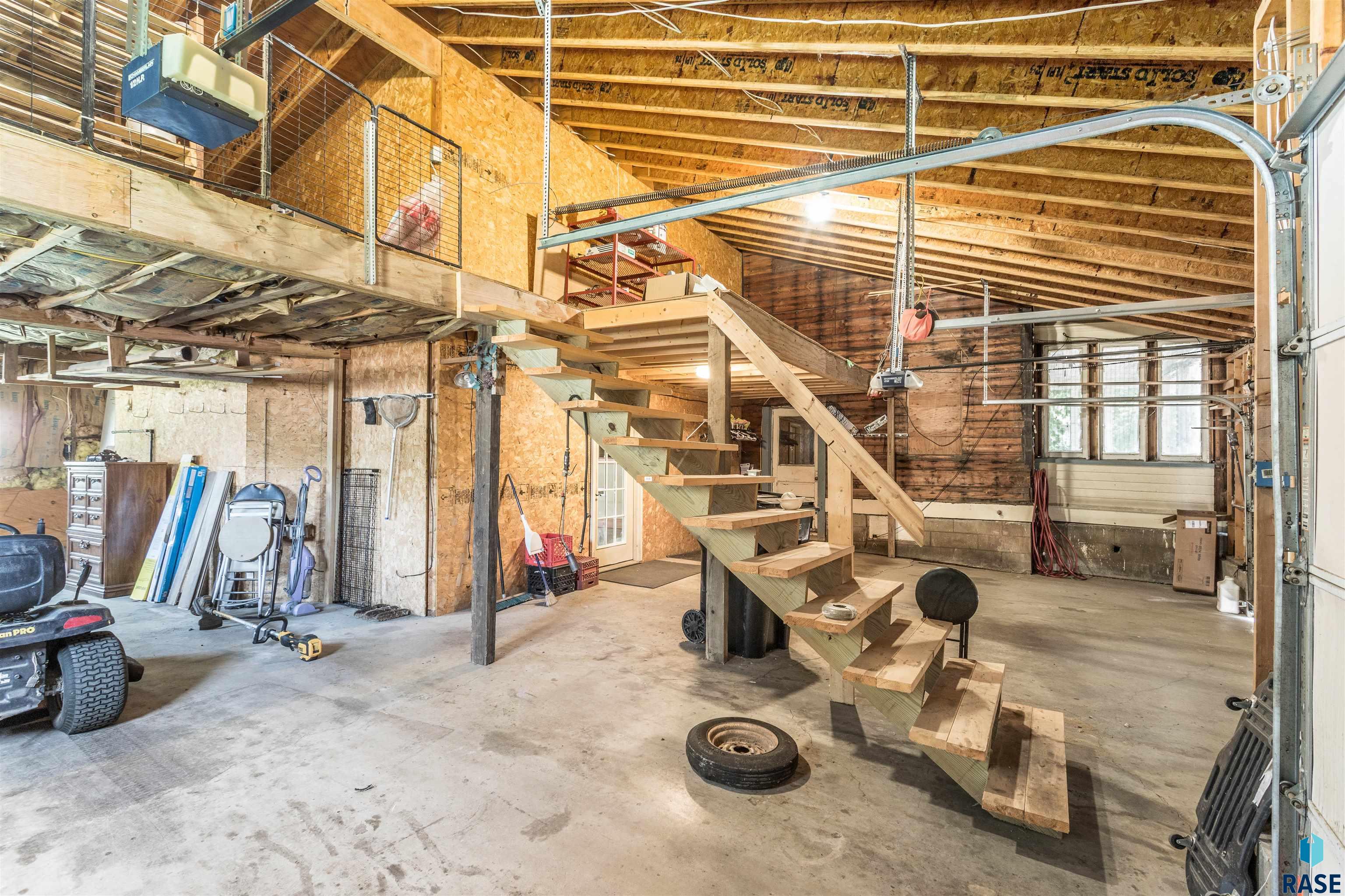 530 W Elm St