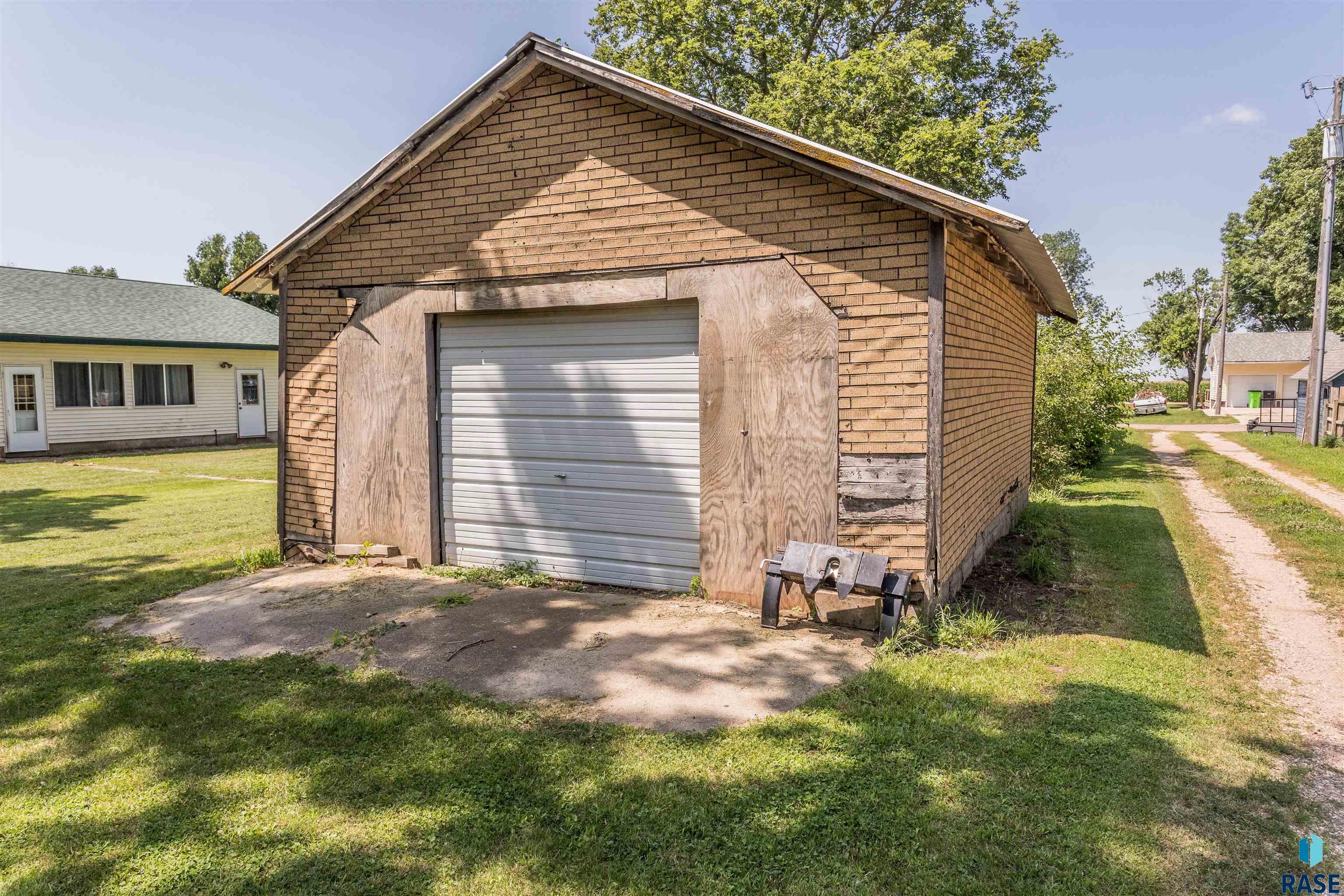 530 W Elm St