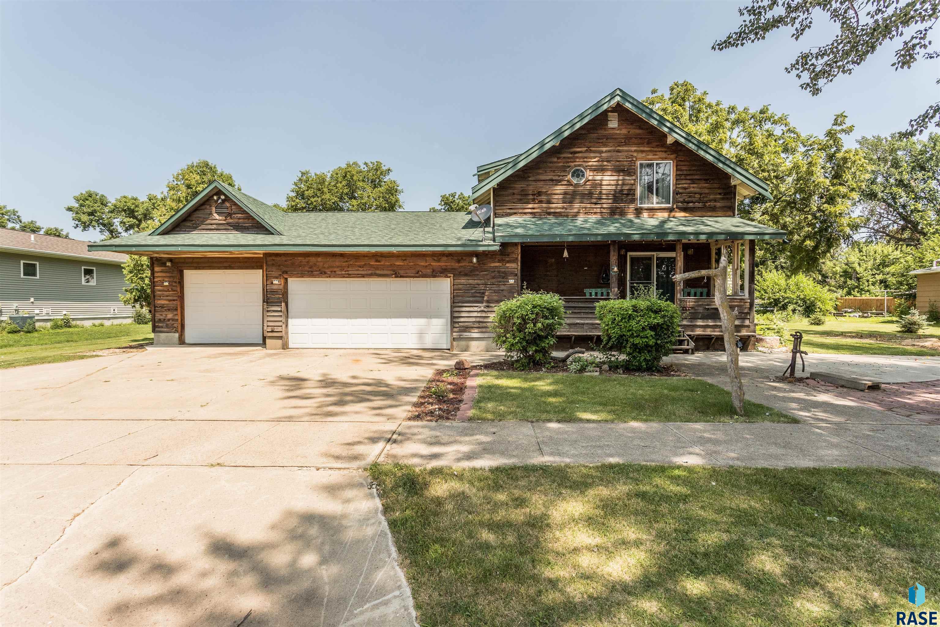 530 W Elm St
