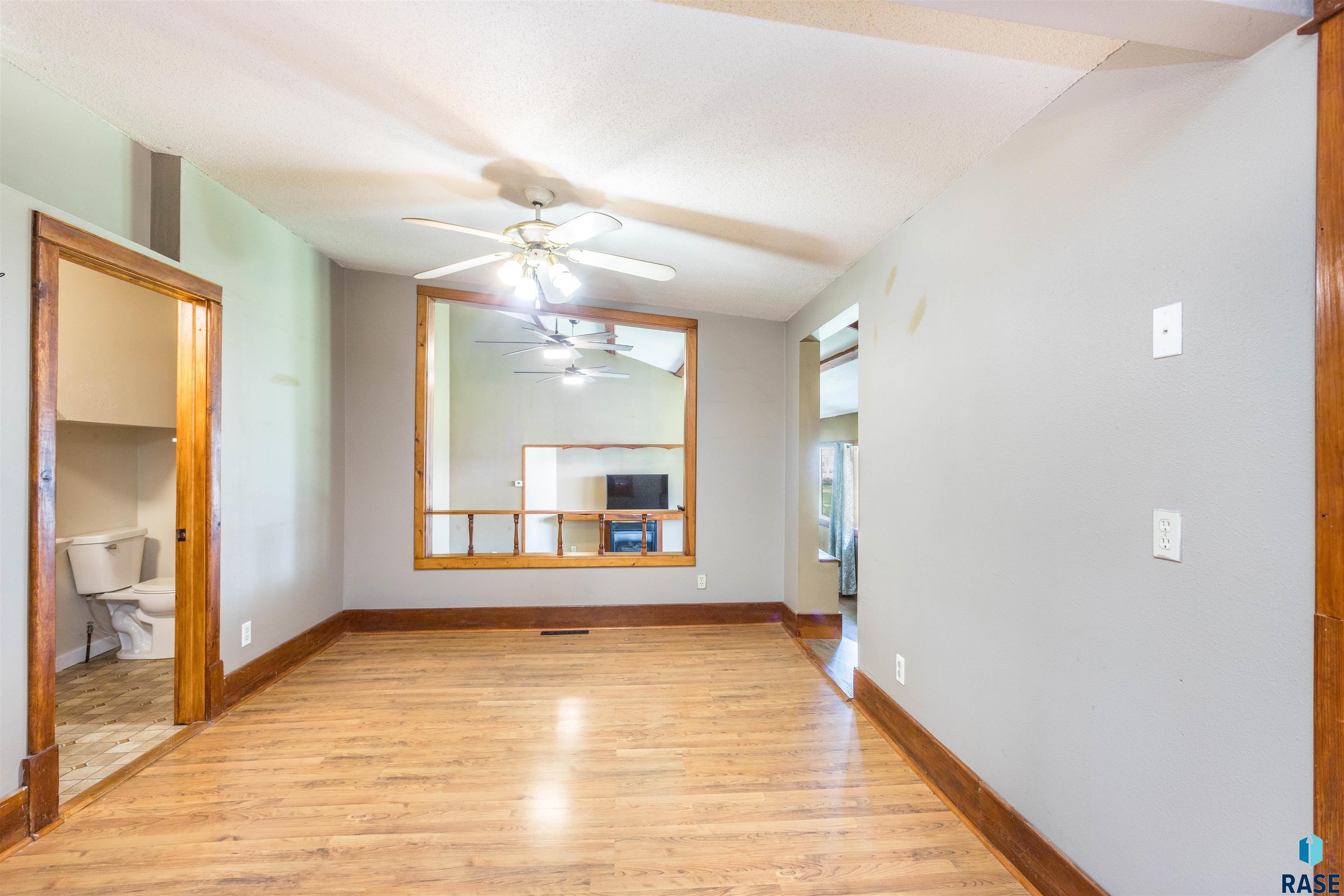 530 W Elm St