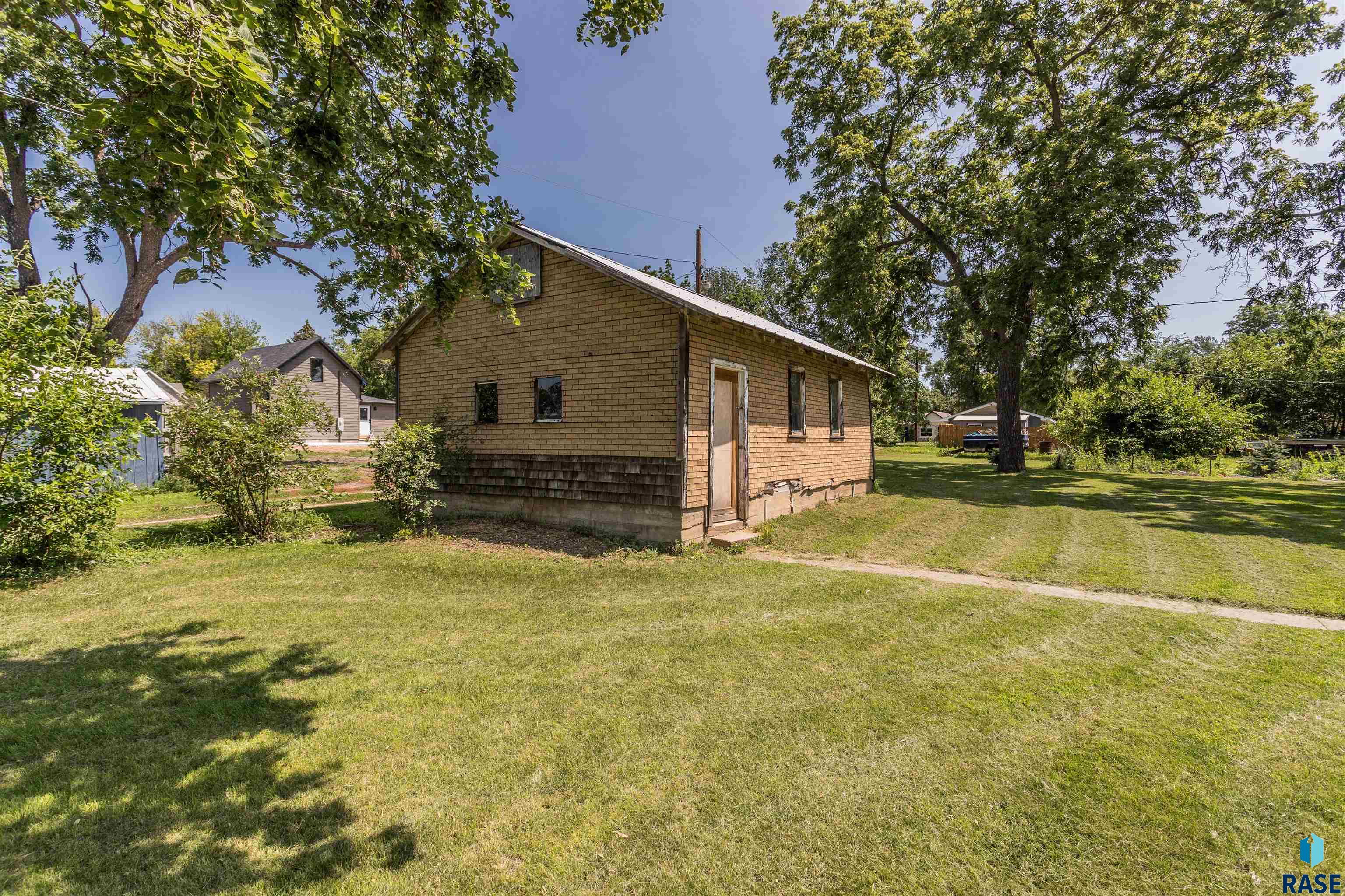 530 W Elm St