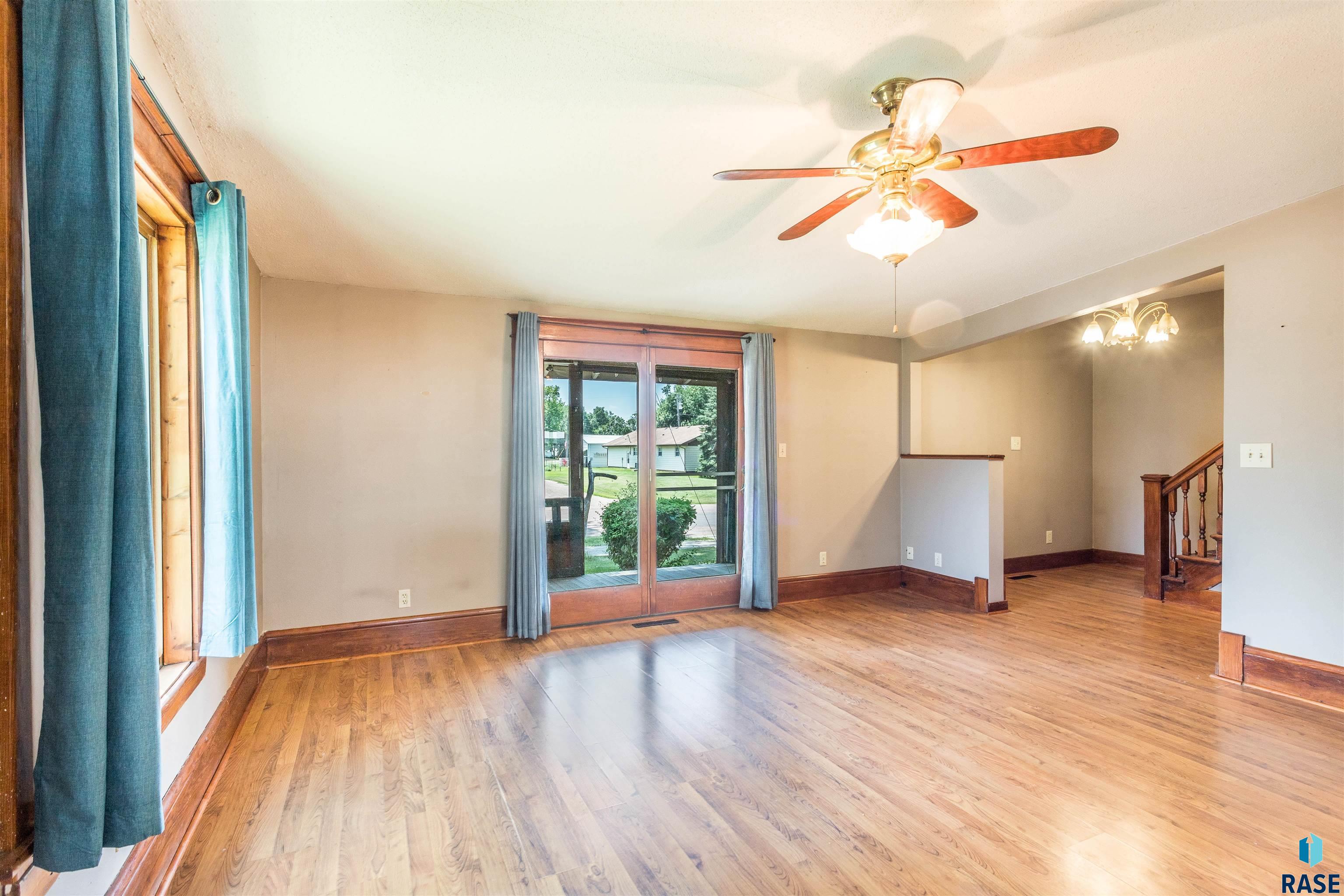 530 W Elm St