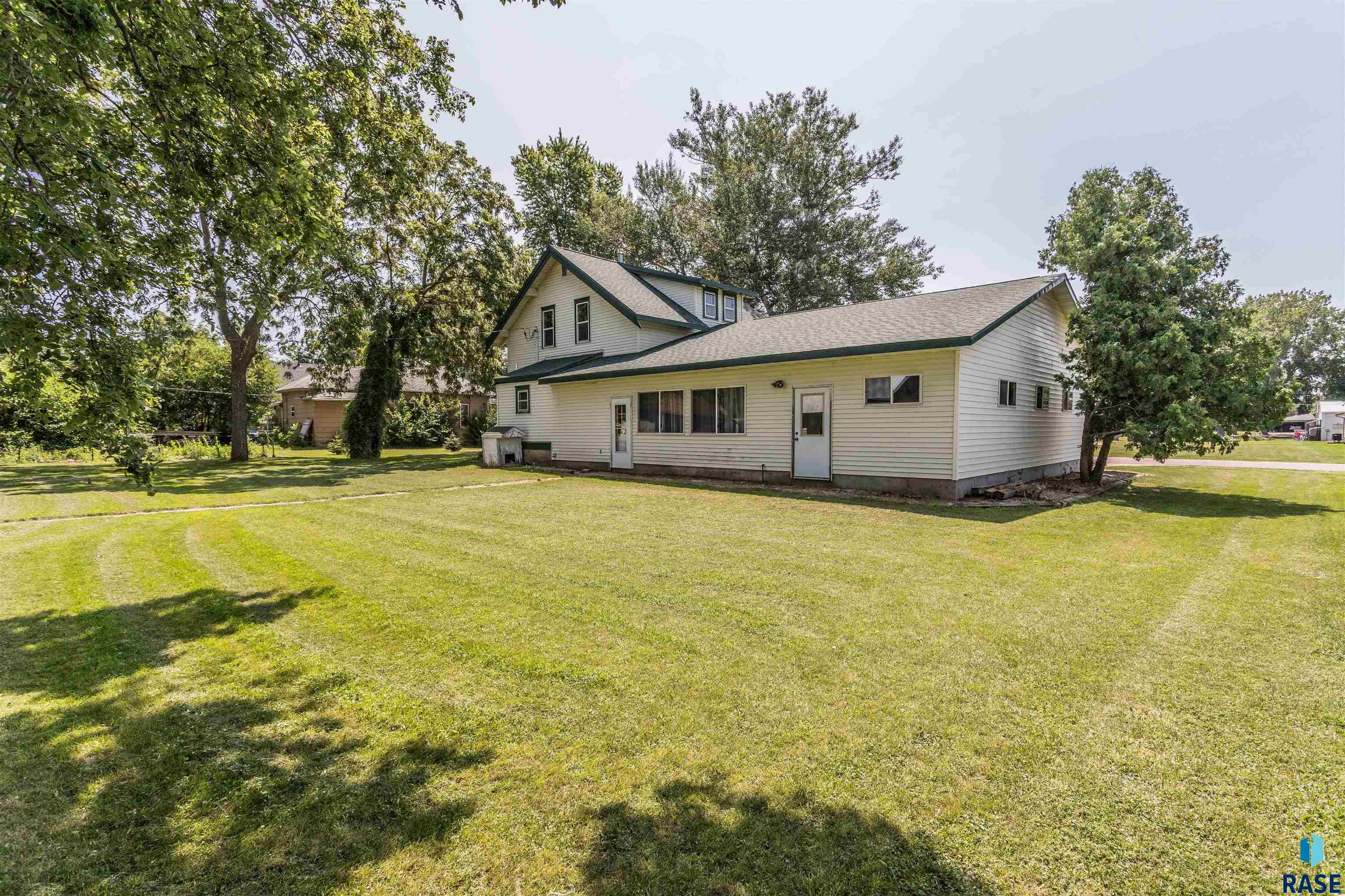 530 W Elm St
