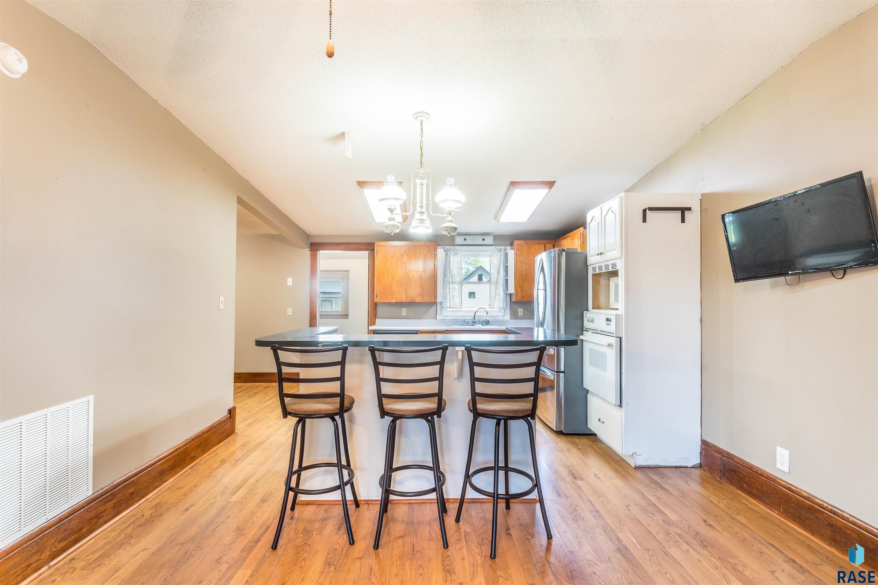 530 W Elm St