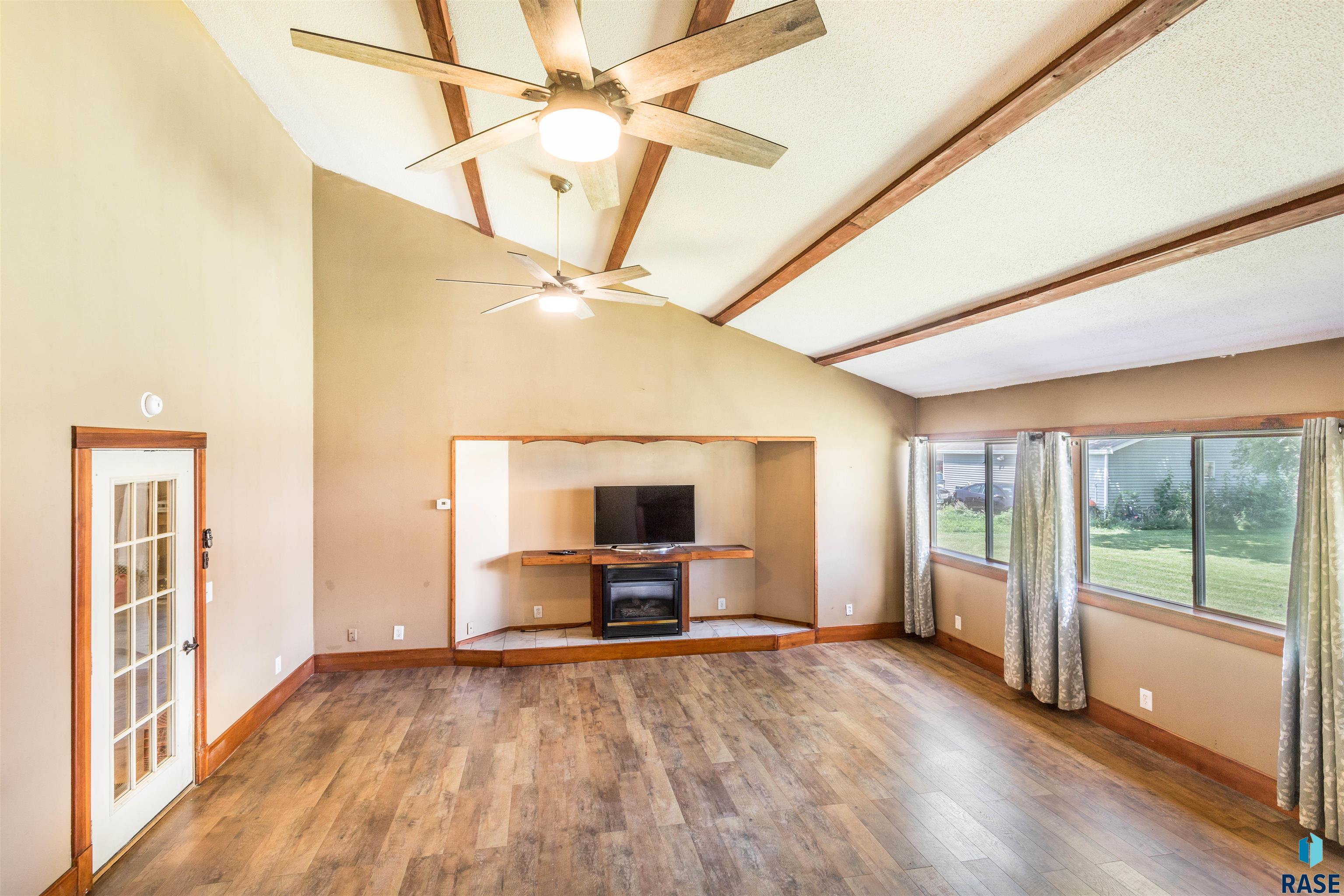 530 W Elm St