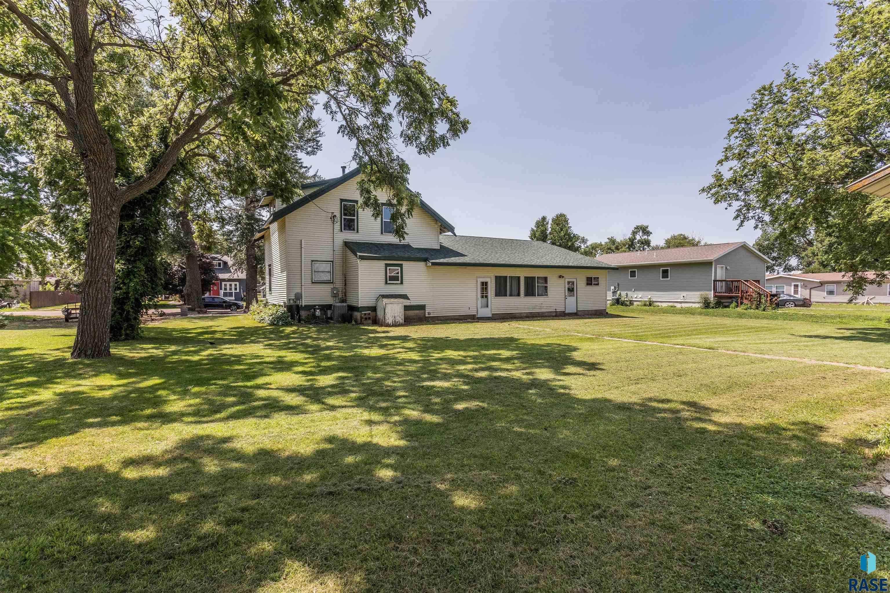 530 W Elm St