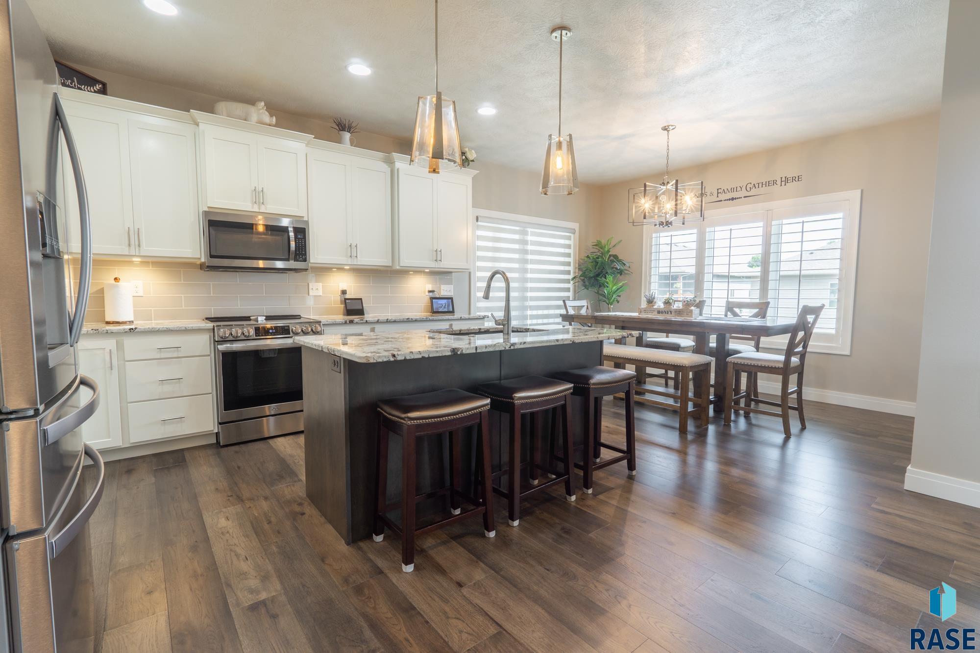 2420 E Tranquility Cir