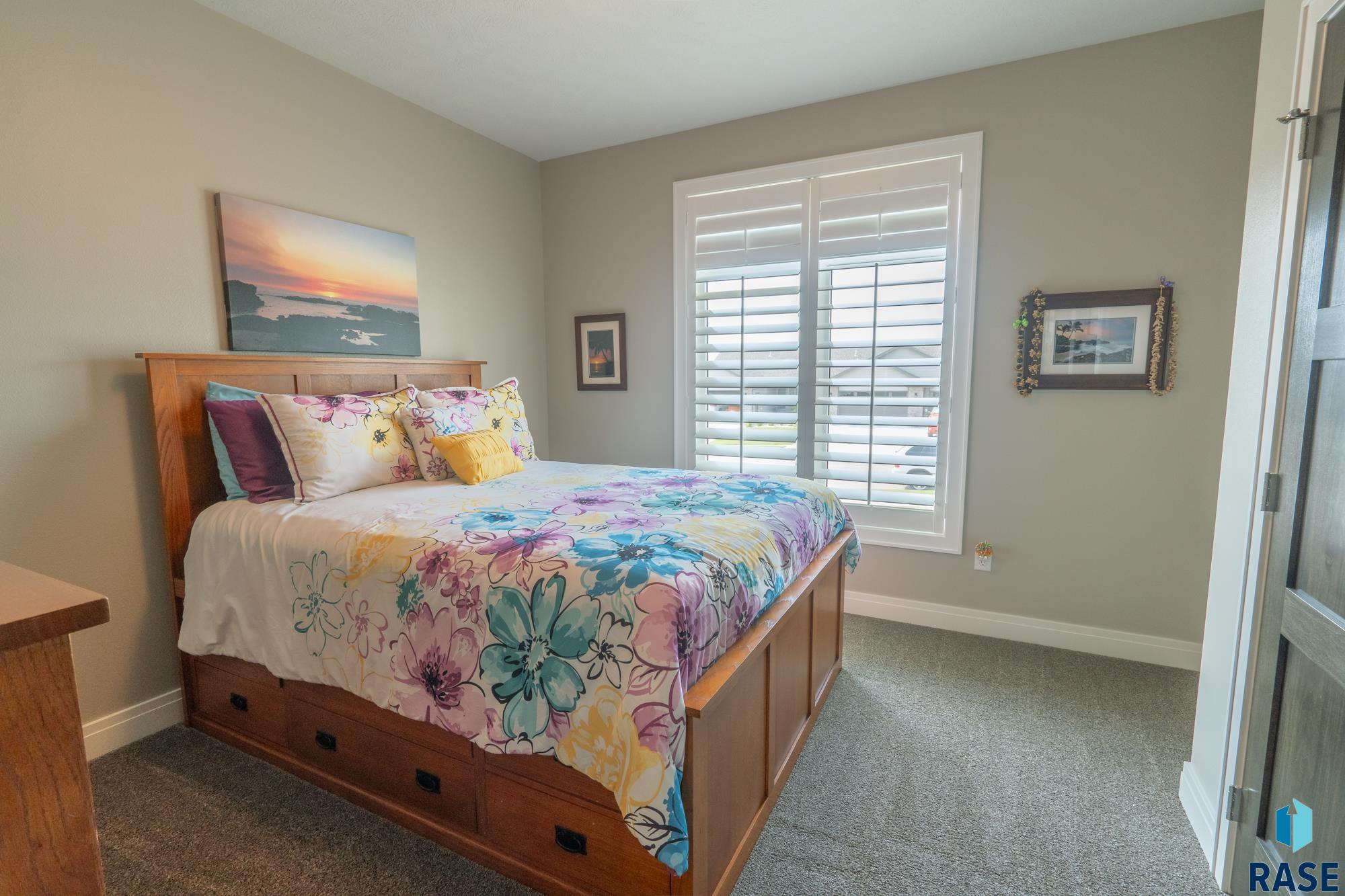 2420 E Tranquility Cir