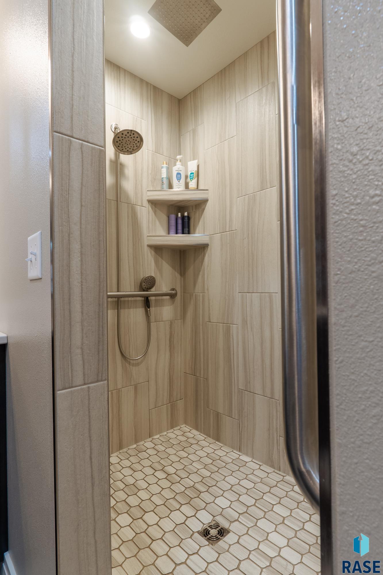 2420 E Tranquility Cir