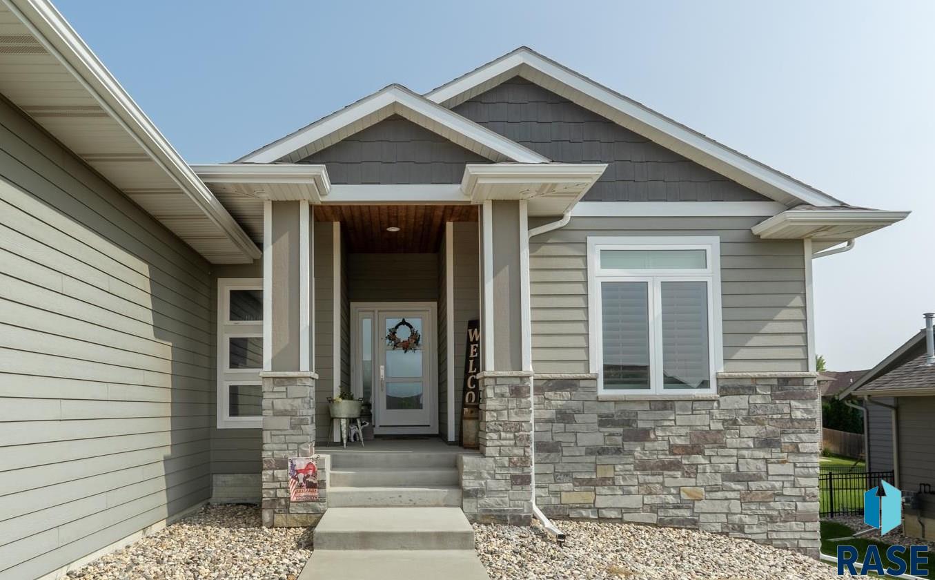 2420 E Tranquility Cir