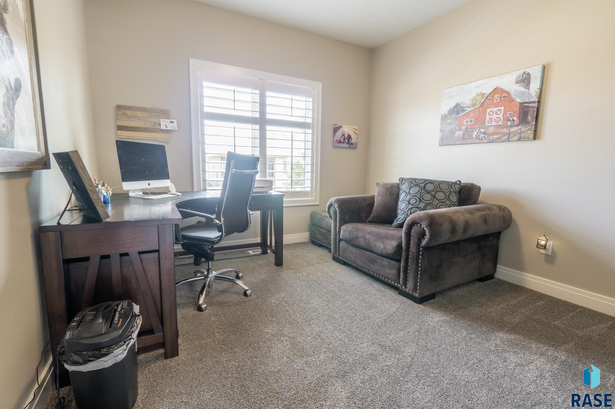 2420 E Tranquility Cir