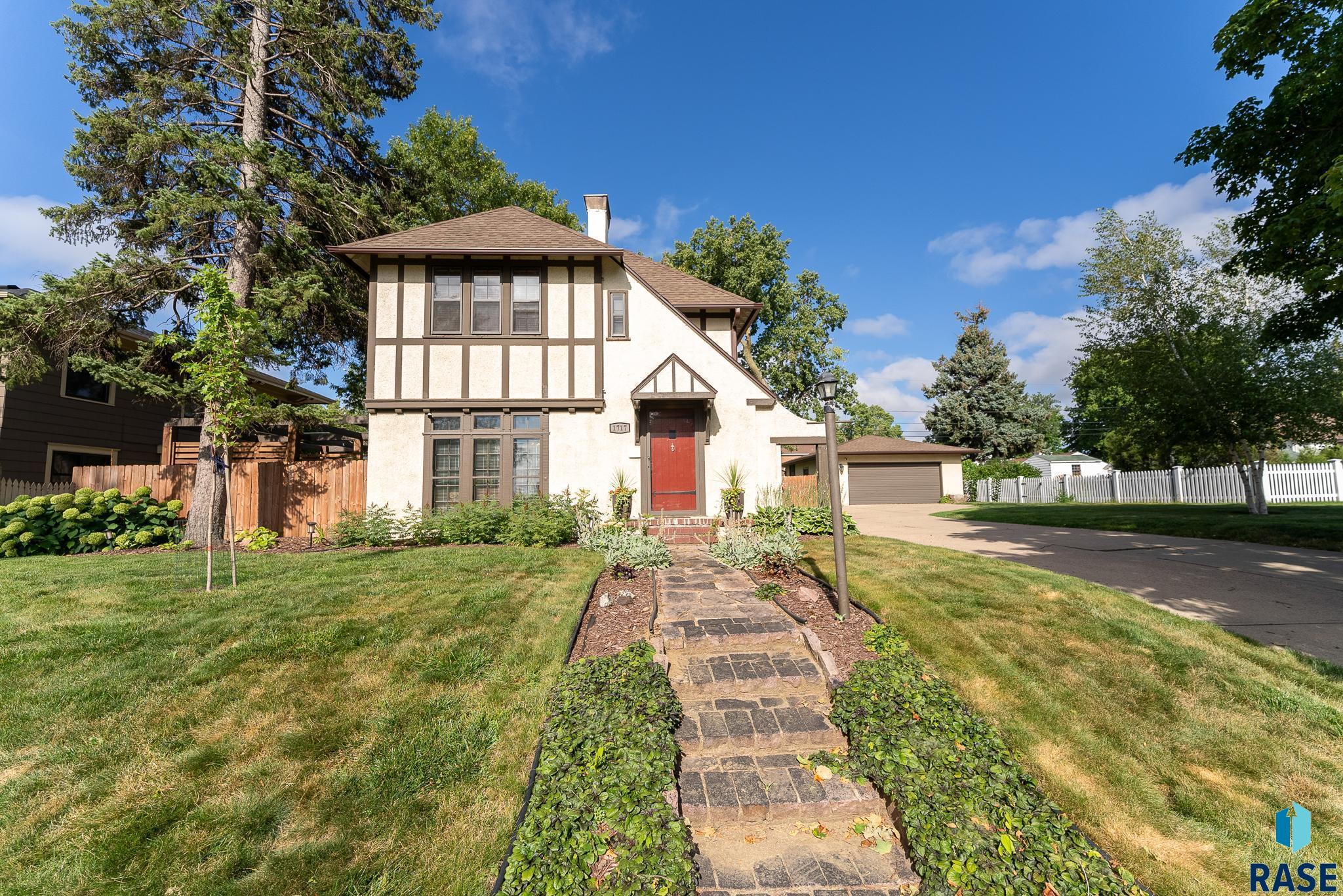 1717 S Spring Ave