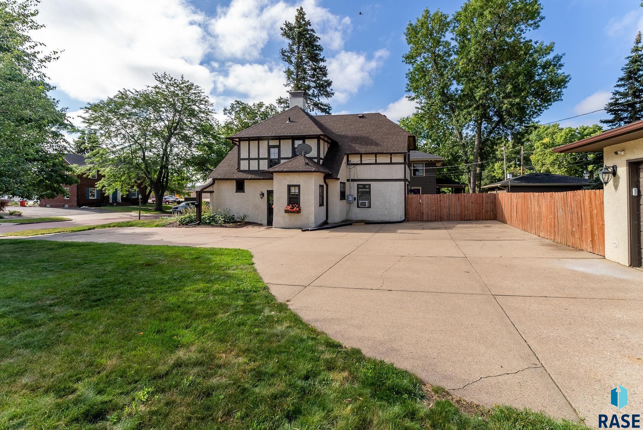 1717 S Spring Ave