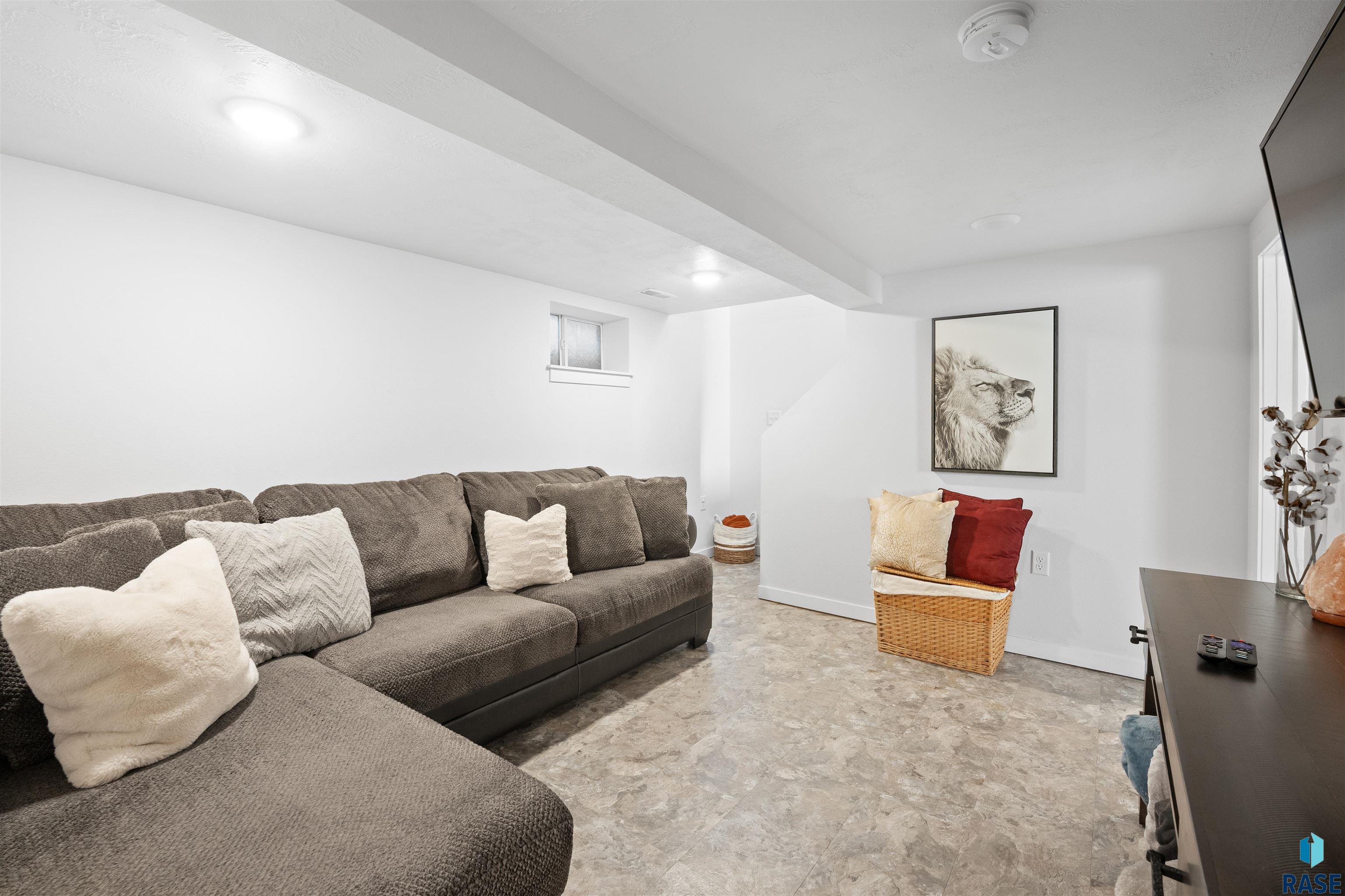 218 N Spring Ave