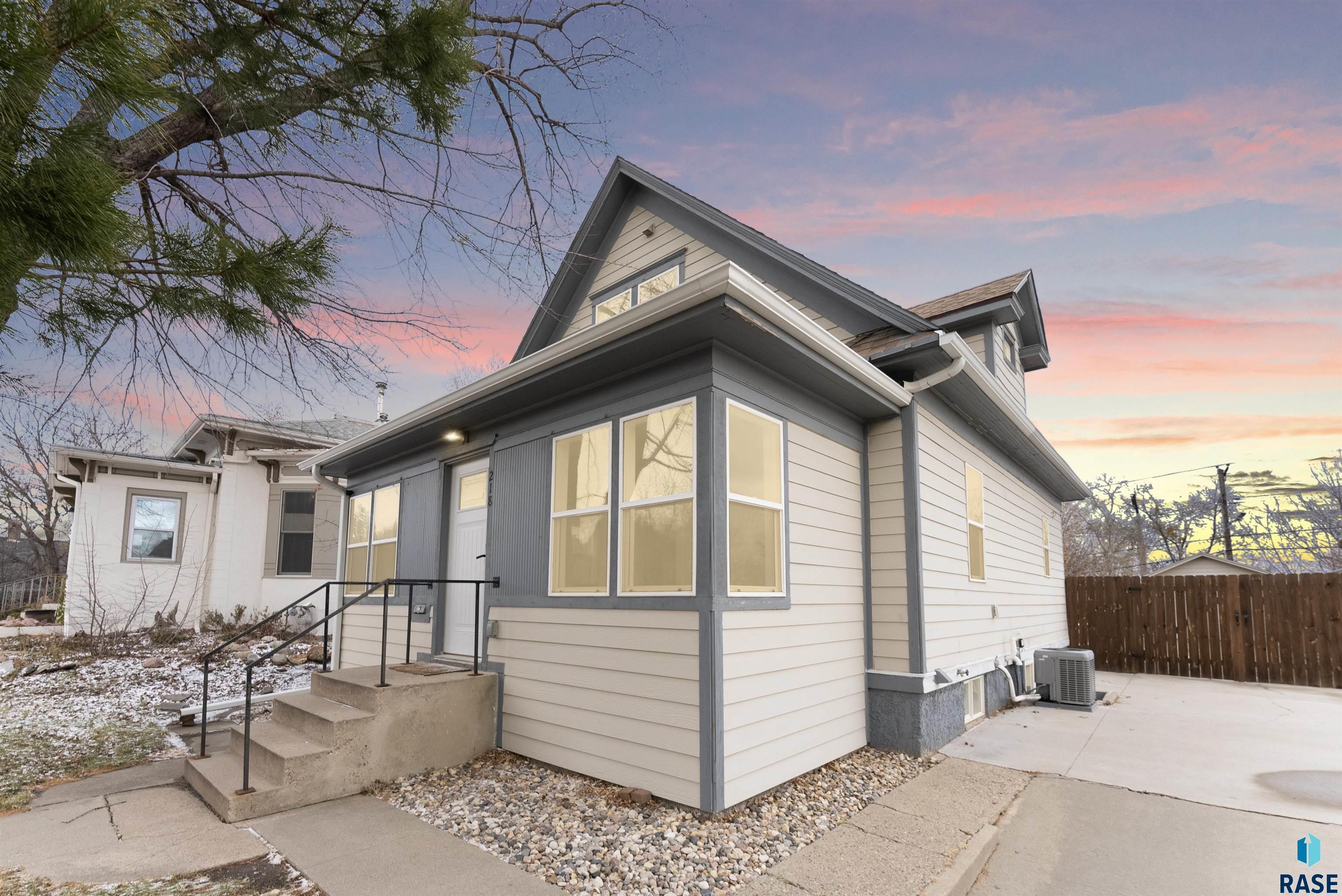 218 N Spring Ave