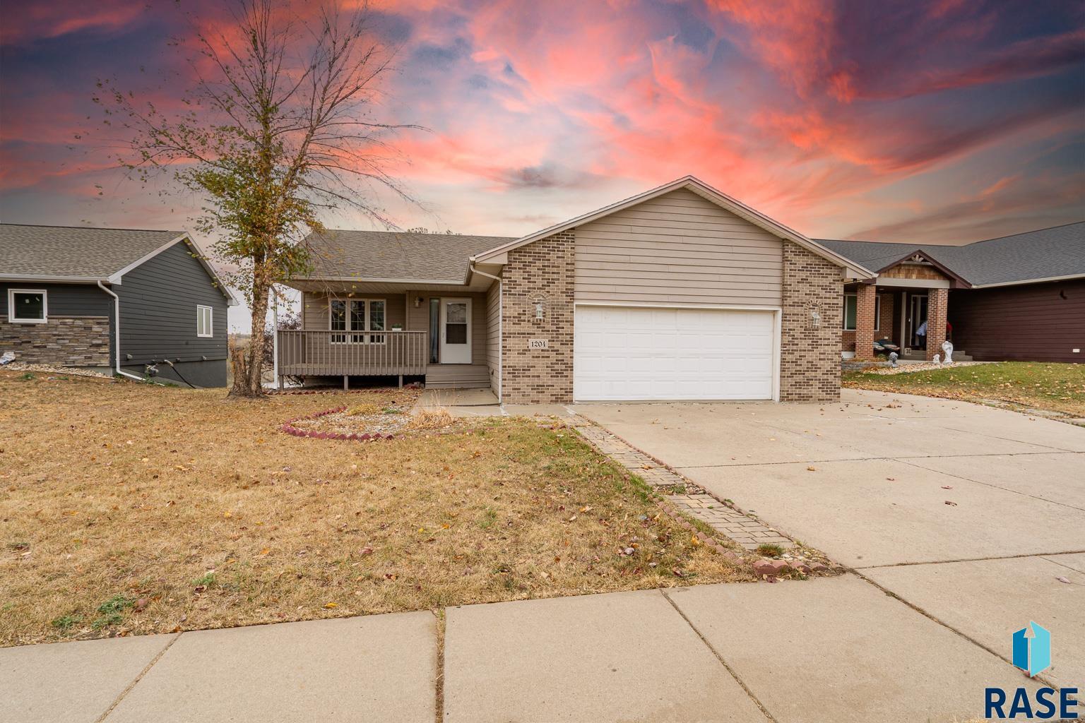 1204 N Archer Dr