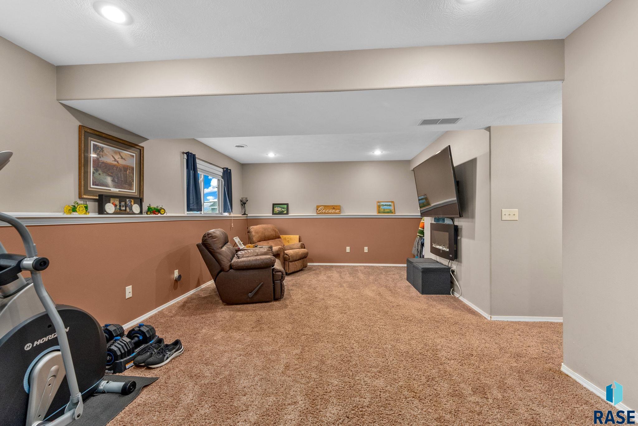 500 Almond Ave