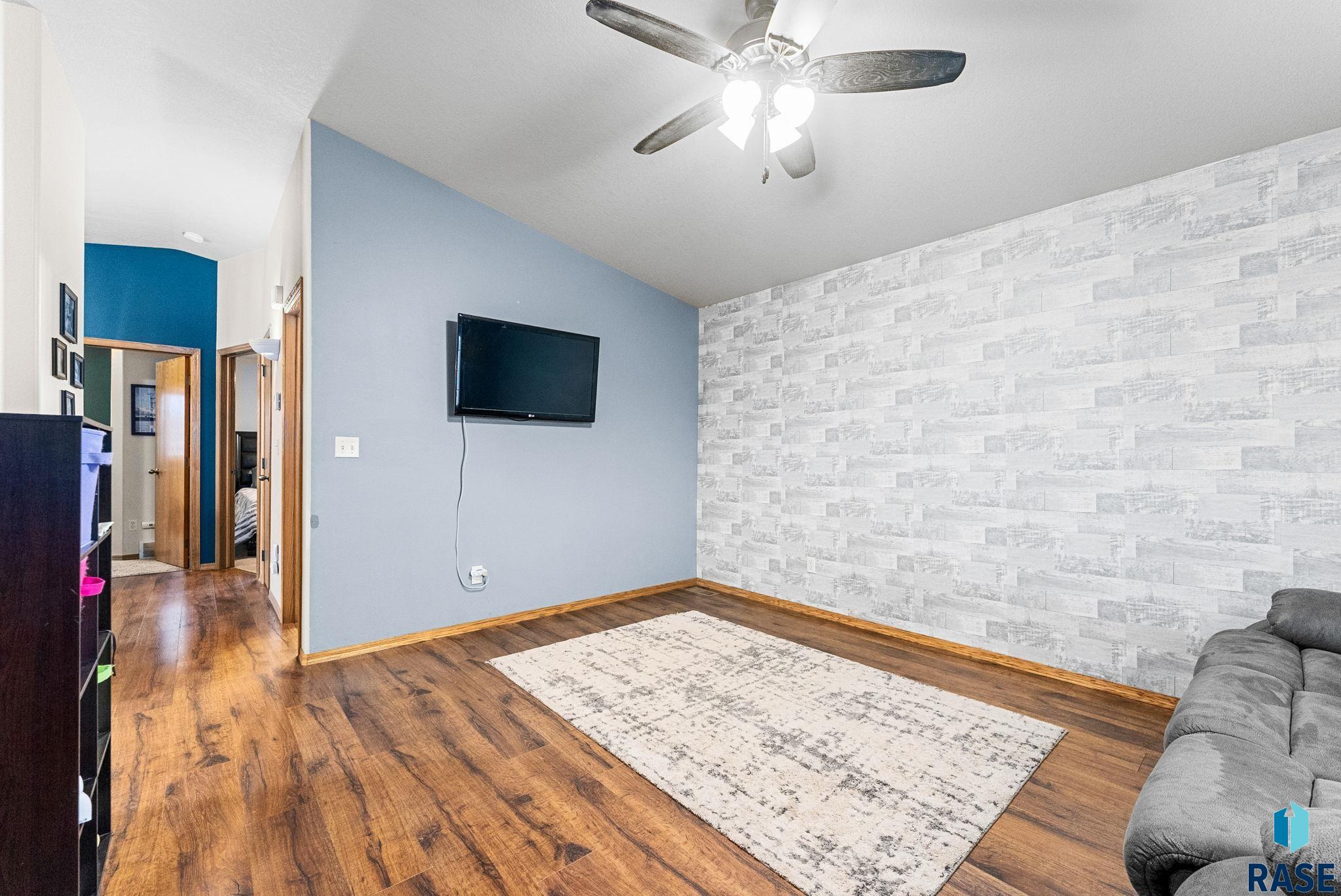 500 Almond Ave