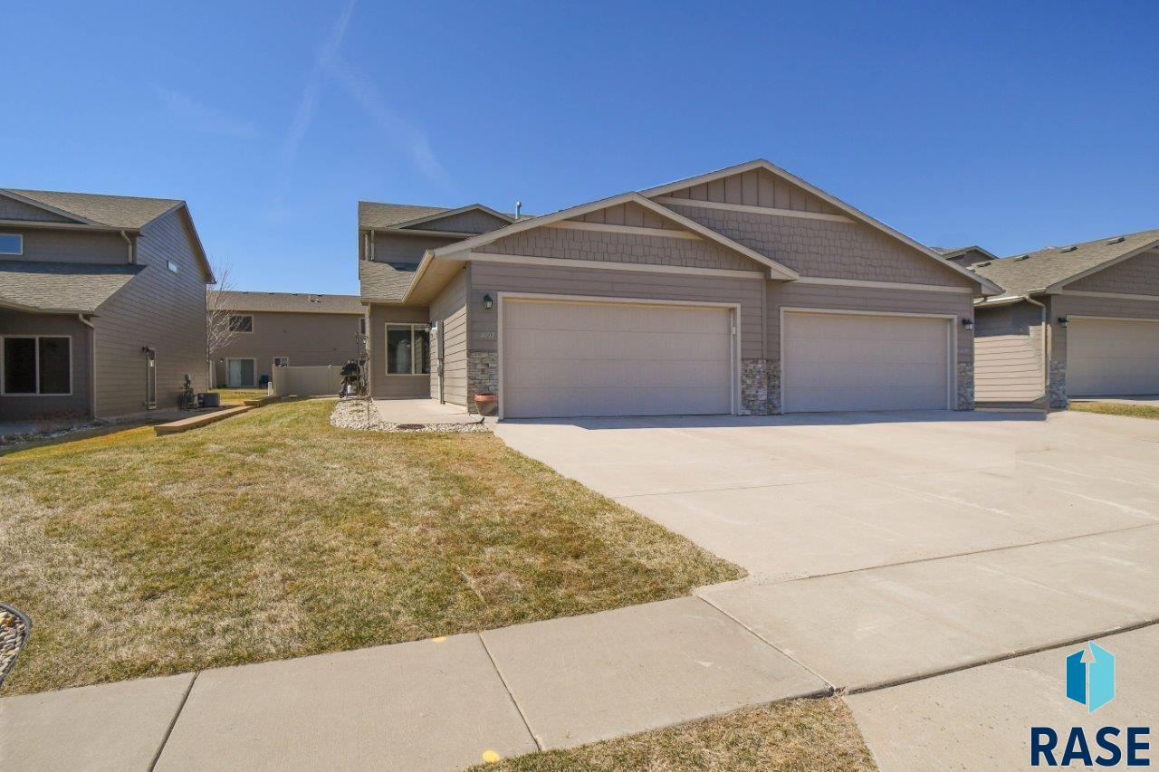 4007 S Grand Slam Ave