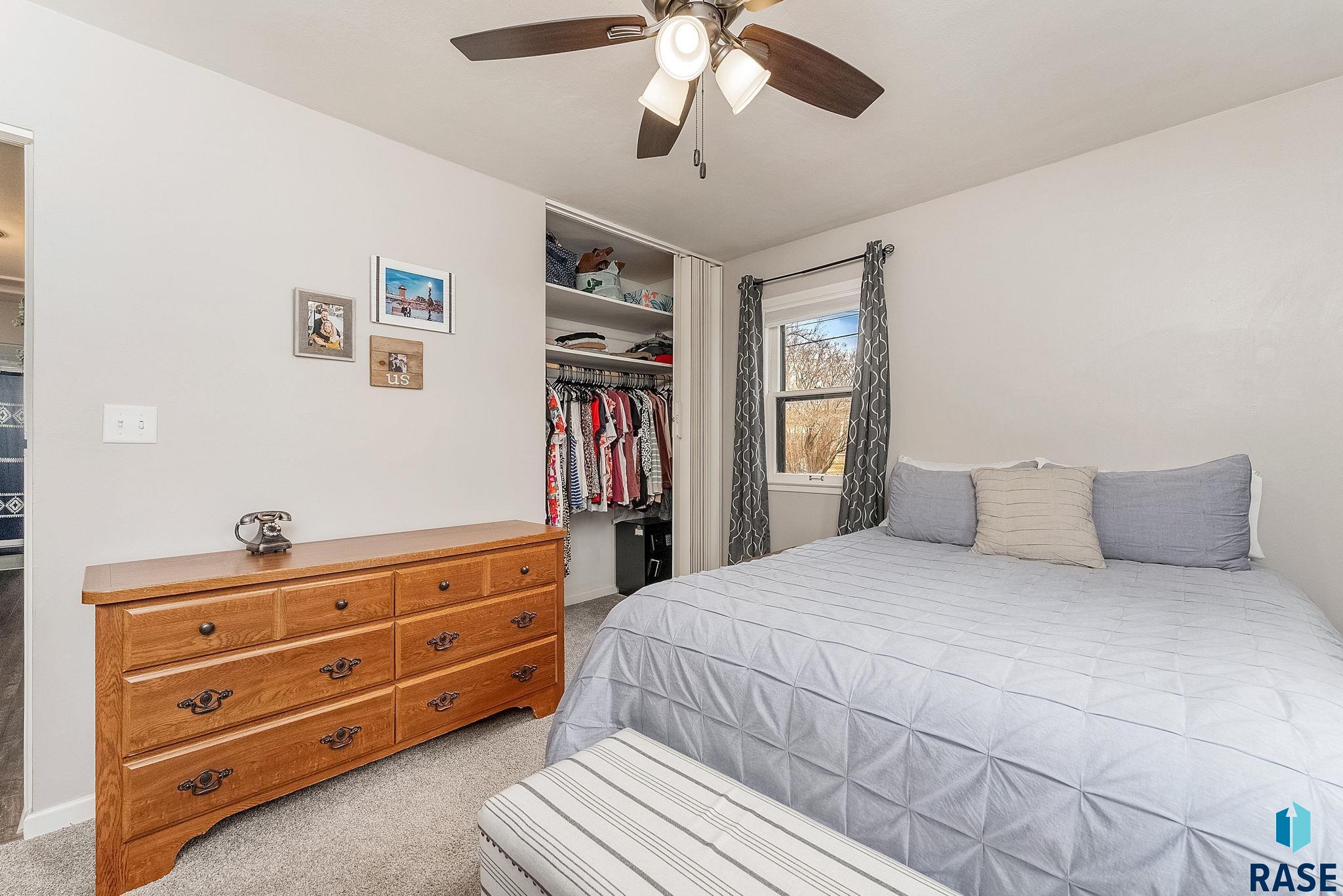 3008 E Claudette Dr