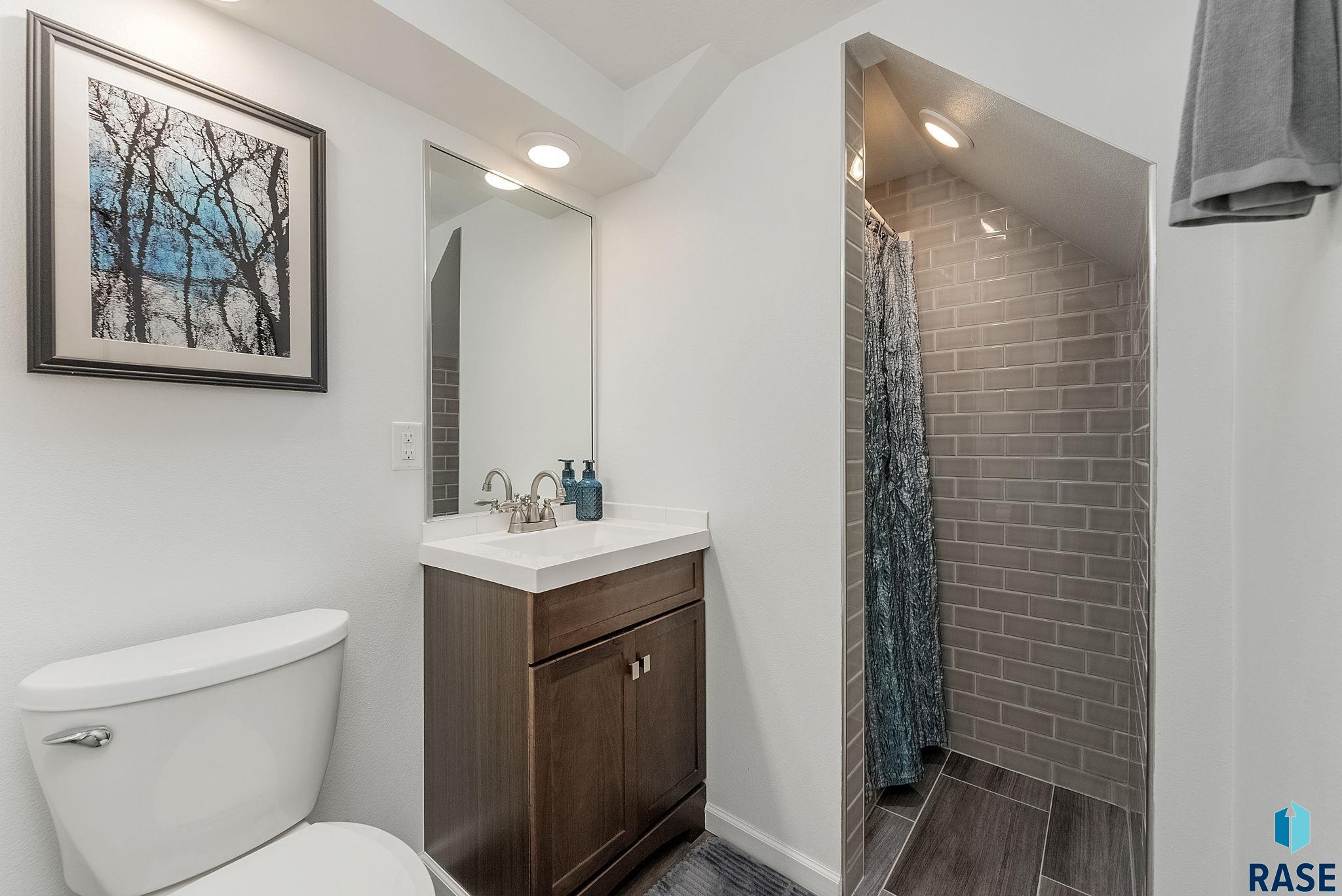 3008 E Claudette Dr