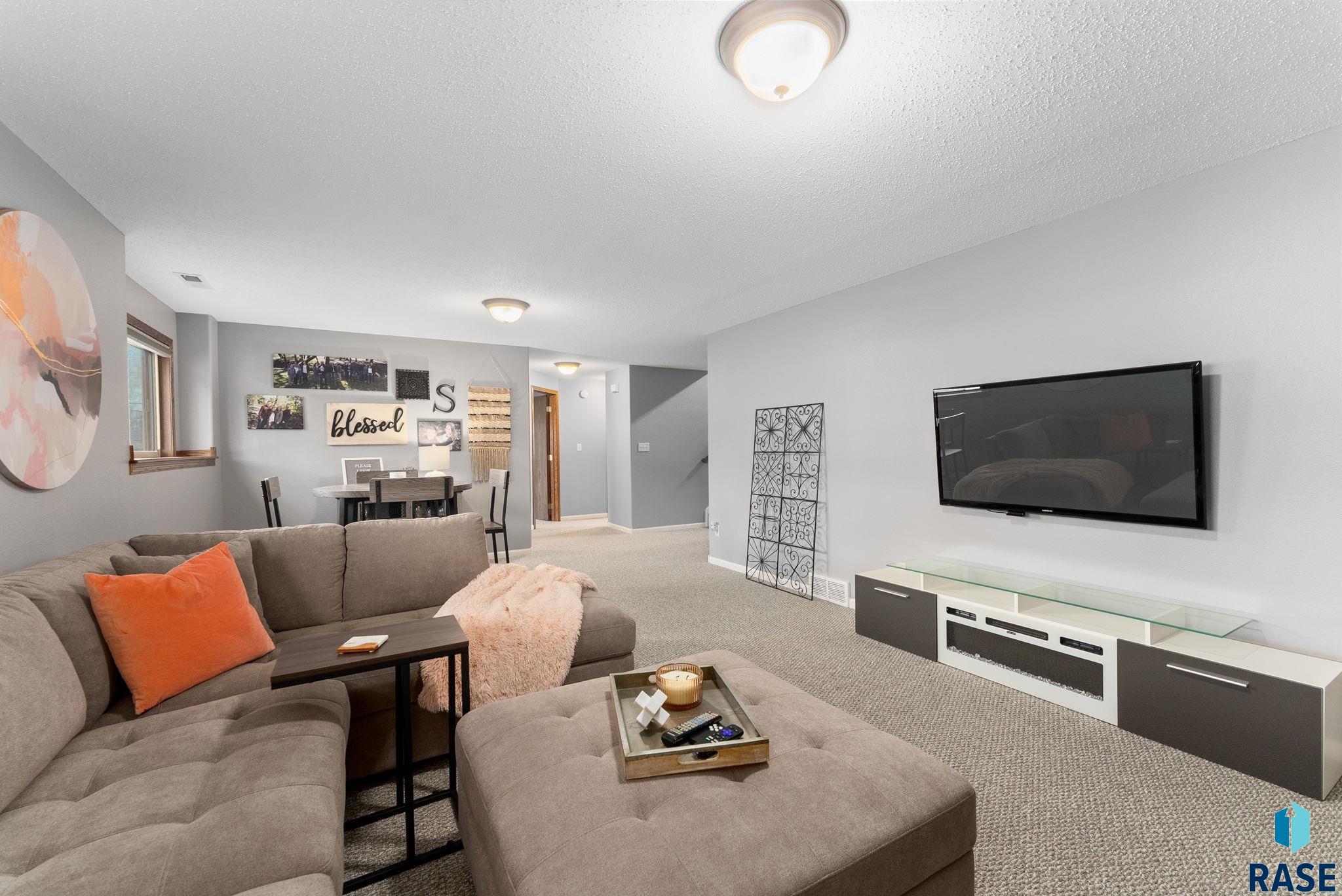 7660 S Rose Crest Ct