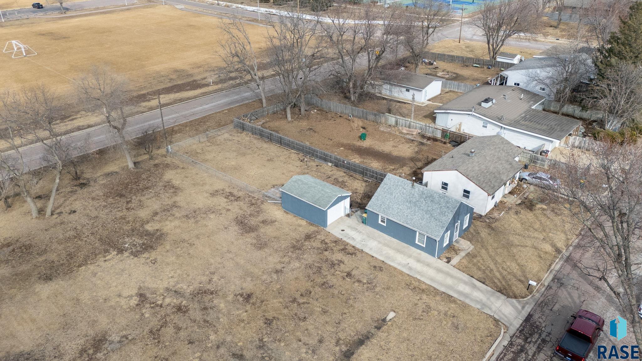 110 W Rose St