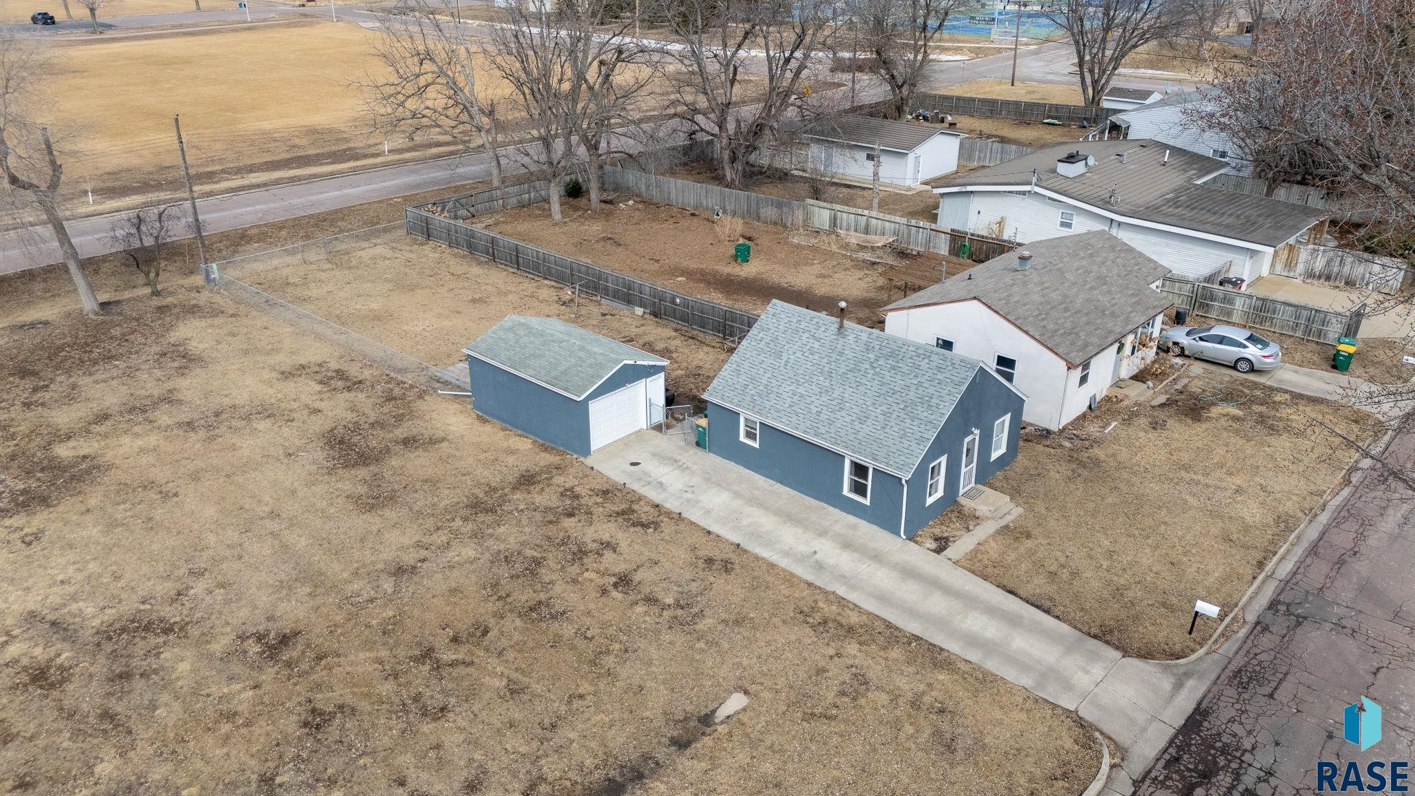 110 W Rose St