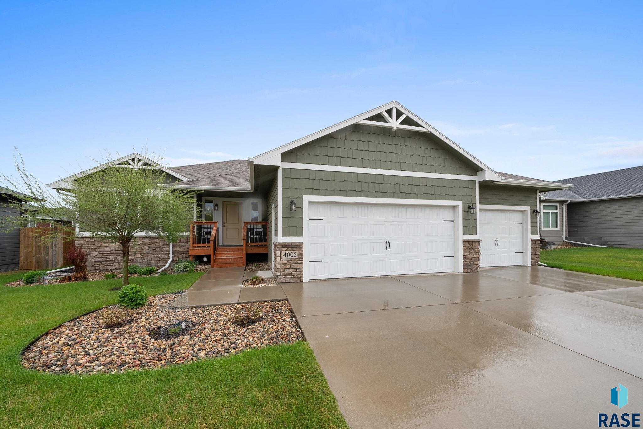 4005 S Home Plate Ave