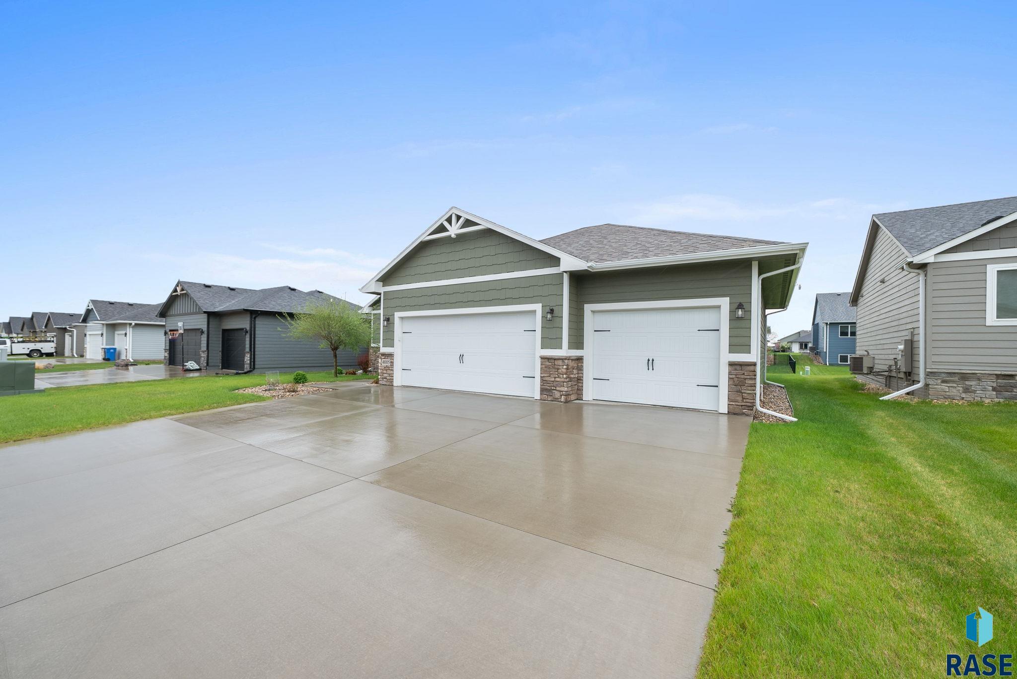 4005 S Home Plate Ave