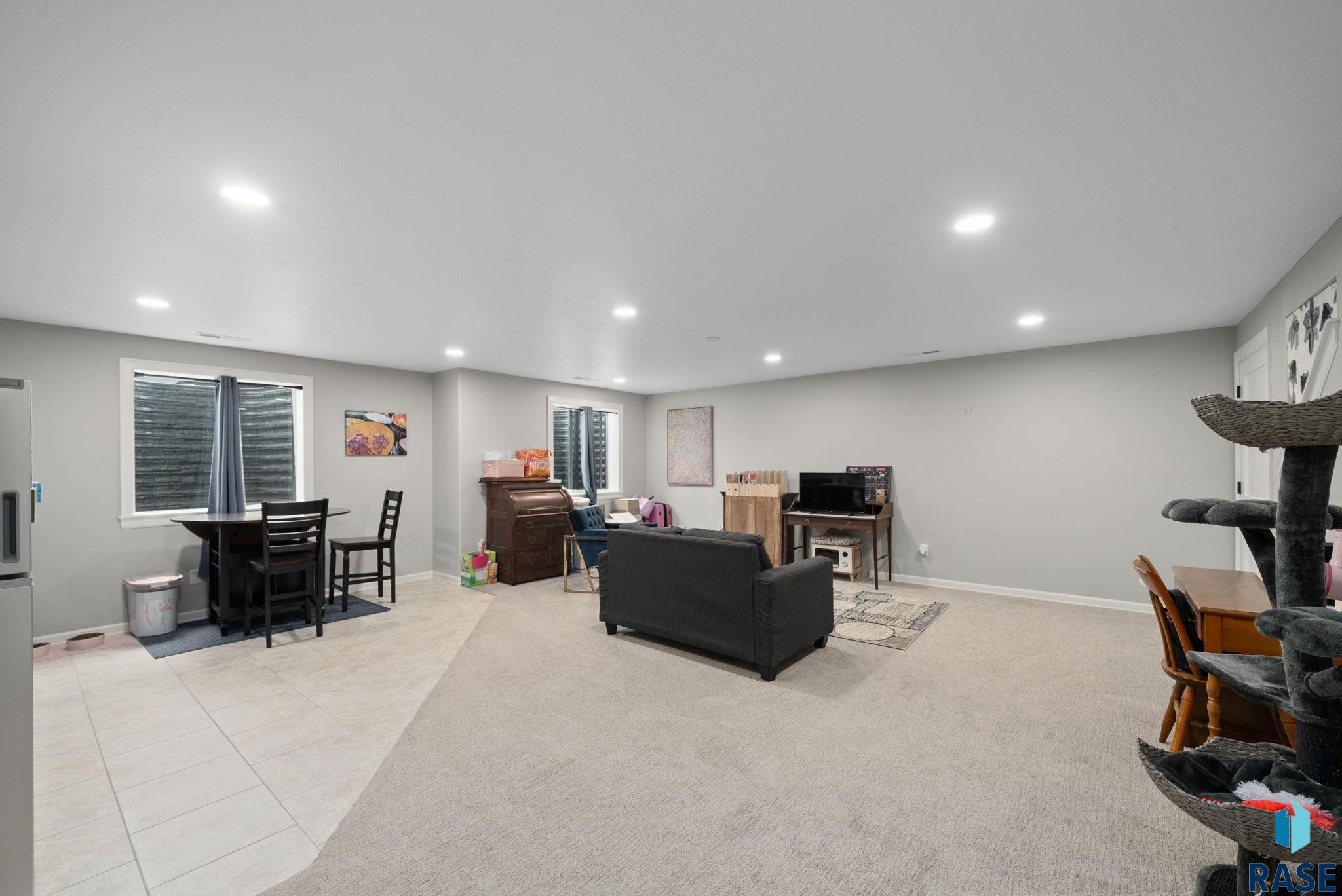 4005 S Home Plate Ave