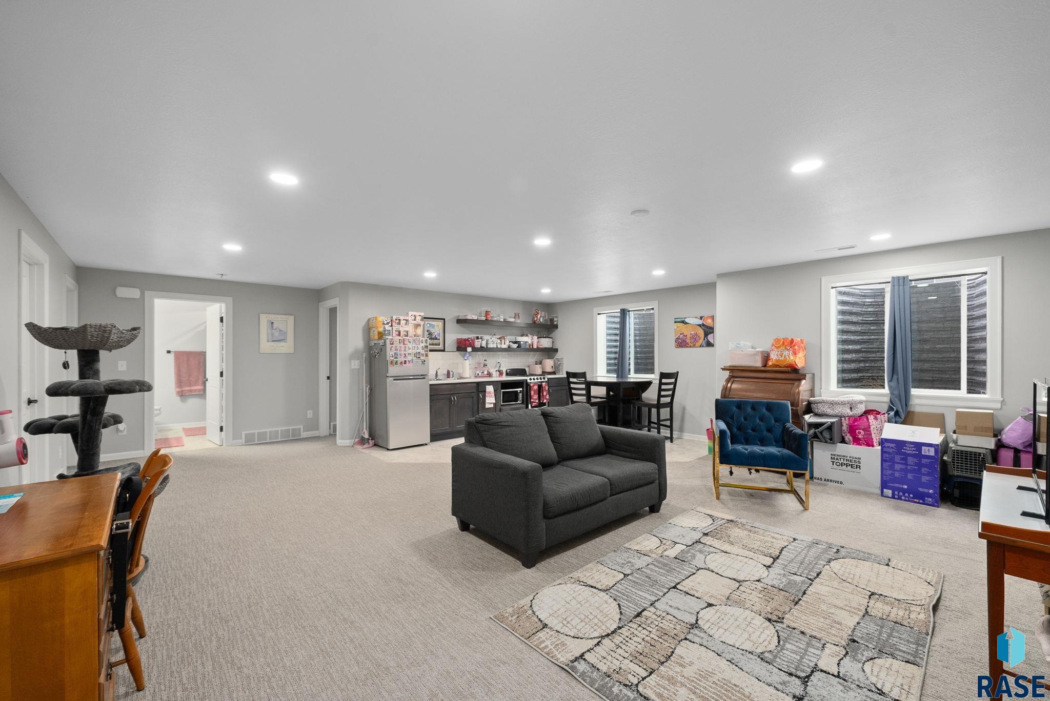 4005 S Home Plate Ave