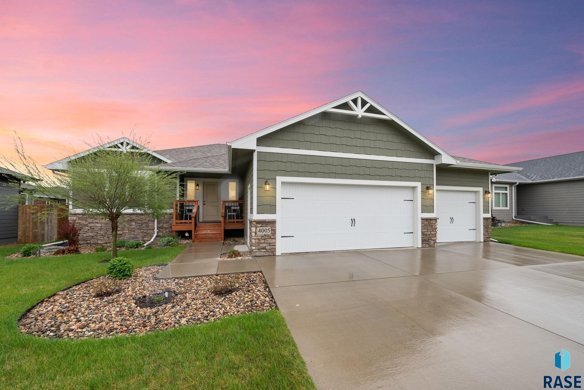 4005 S Home Plate Ave