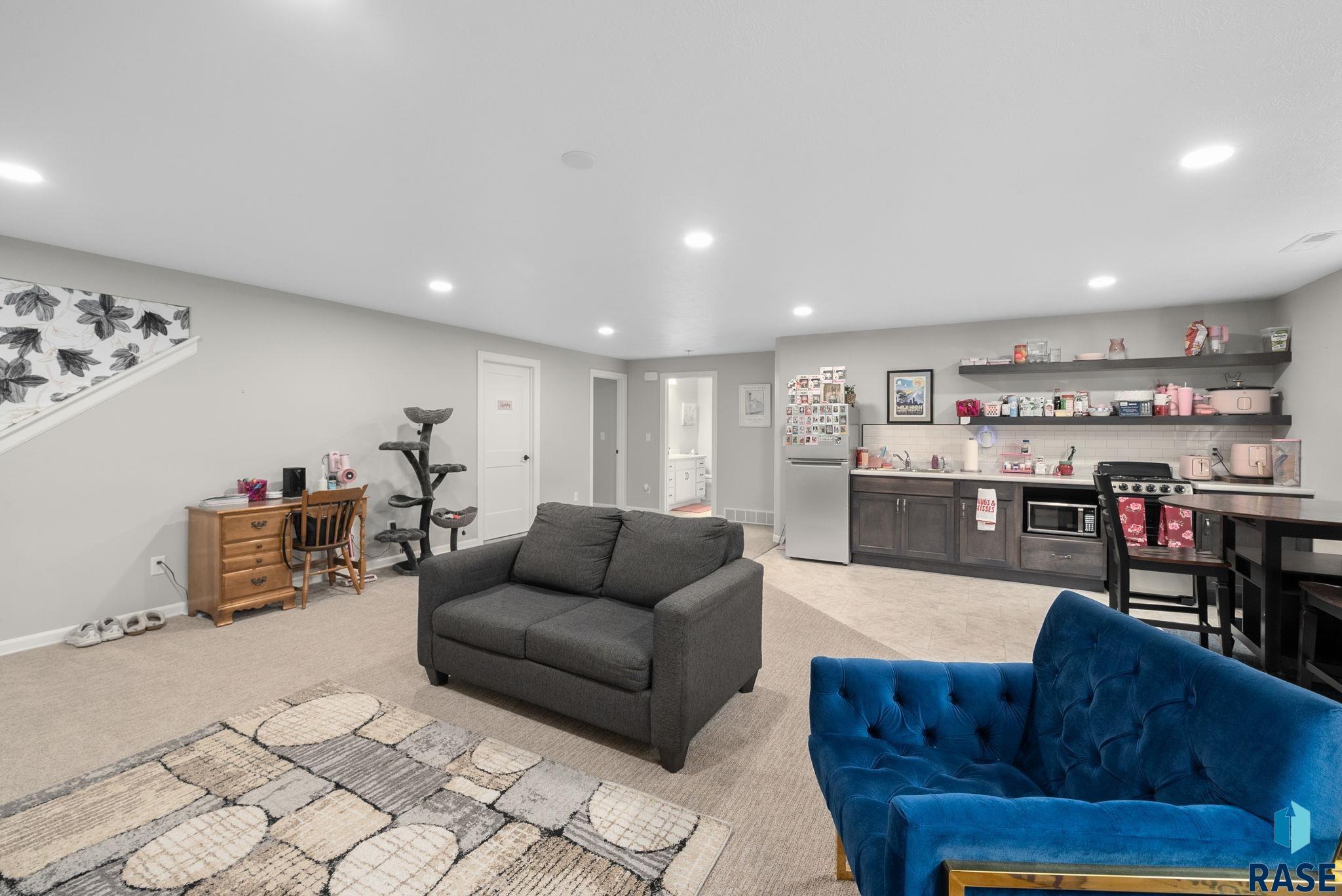 4005 S Home Plate Ave