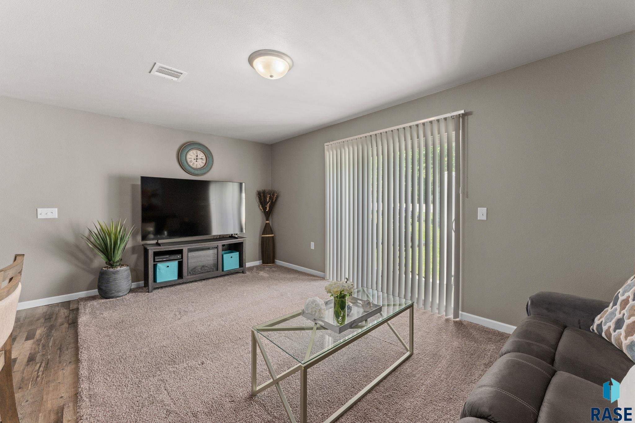 872 S Sycamore Ave Unit: 3
