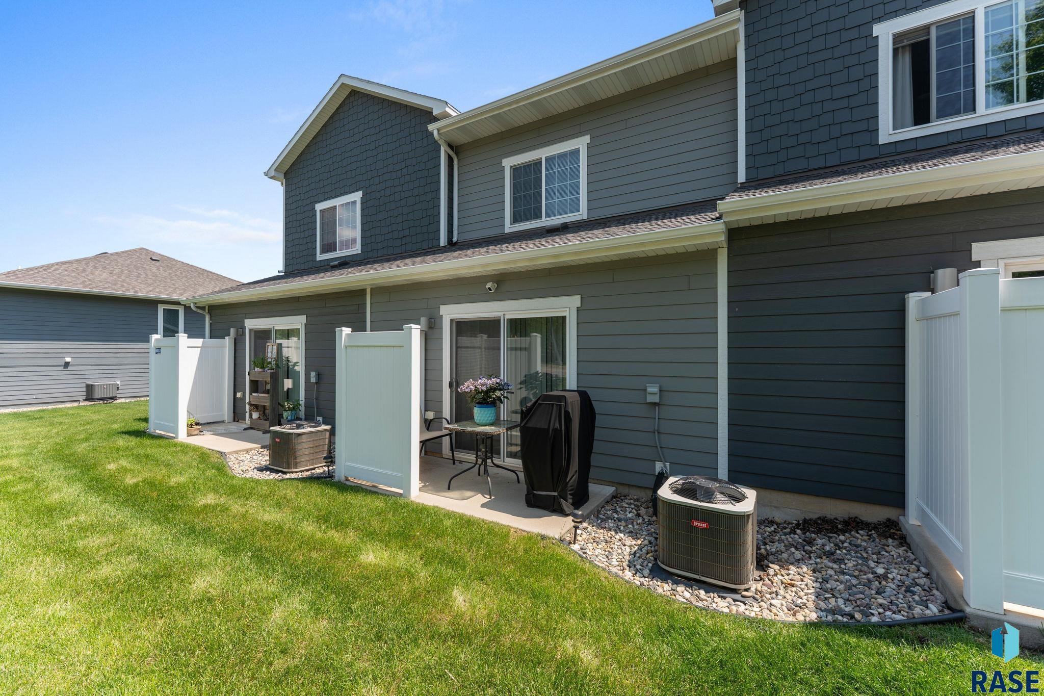 872 S Sycamore Ave Unit: 3