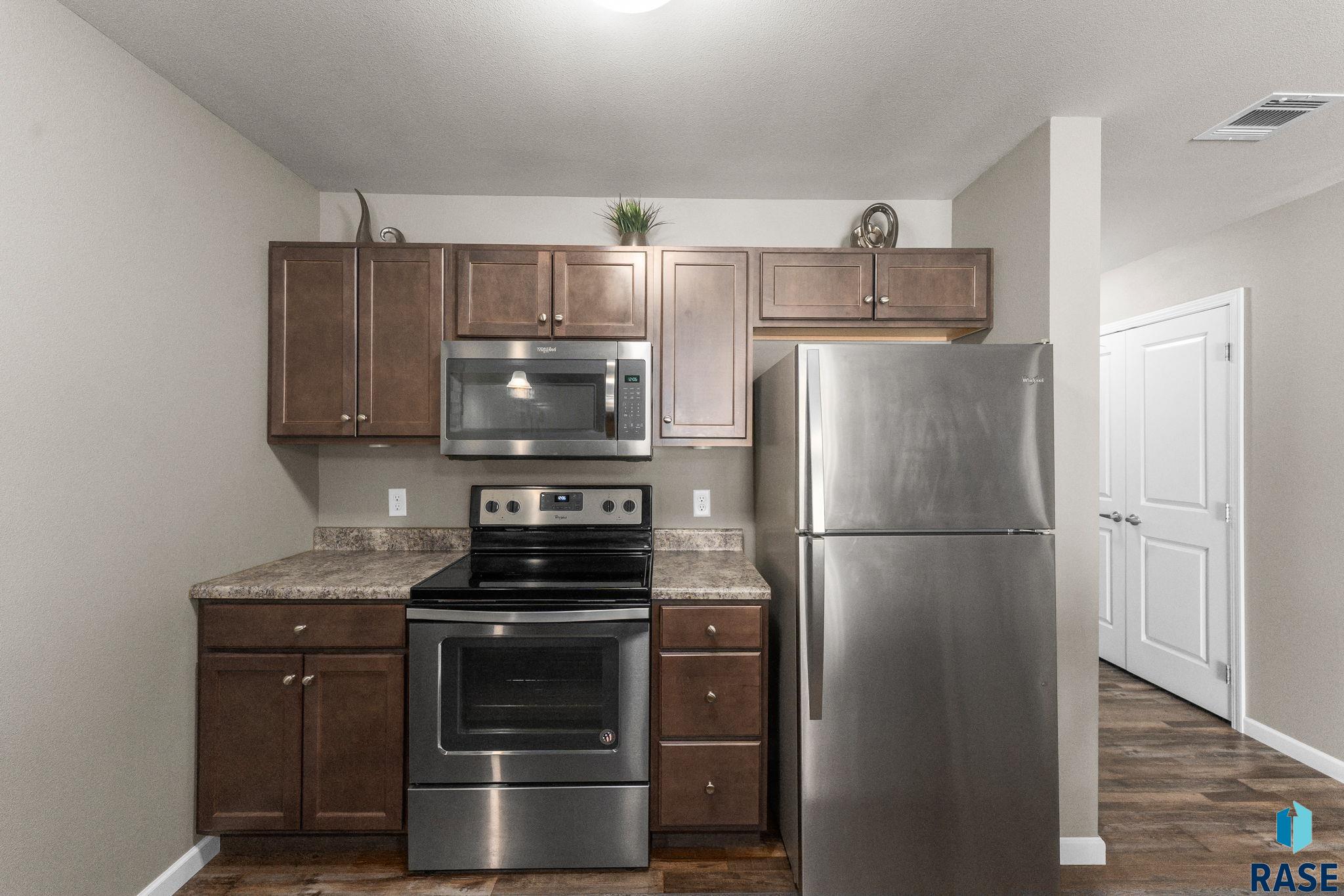 872 S Sycamore Ave Unit: 3