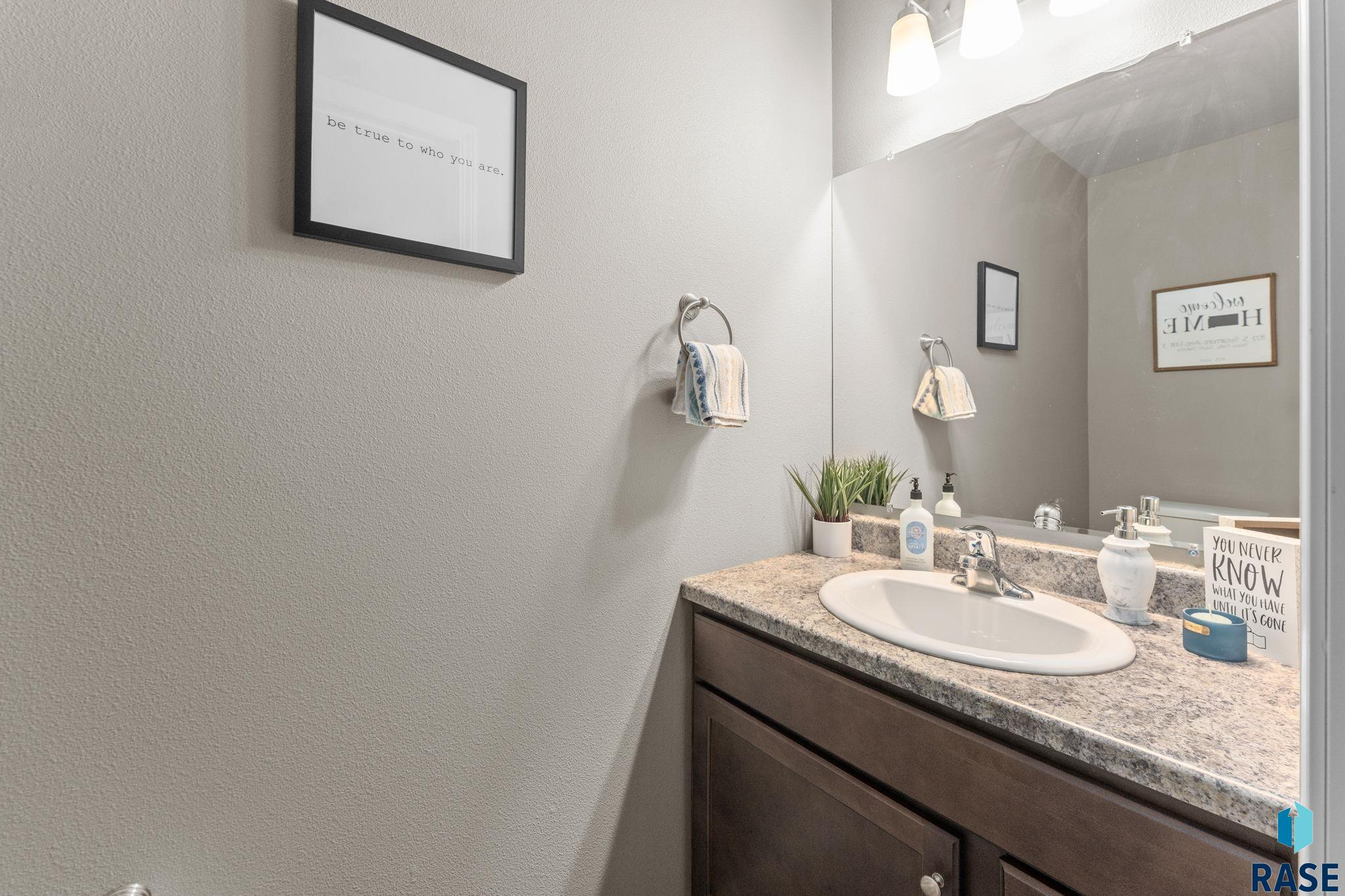 872 S Sycamore Ave Unit: 3