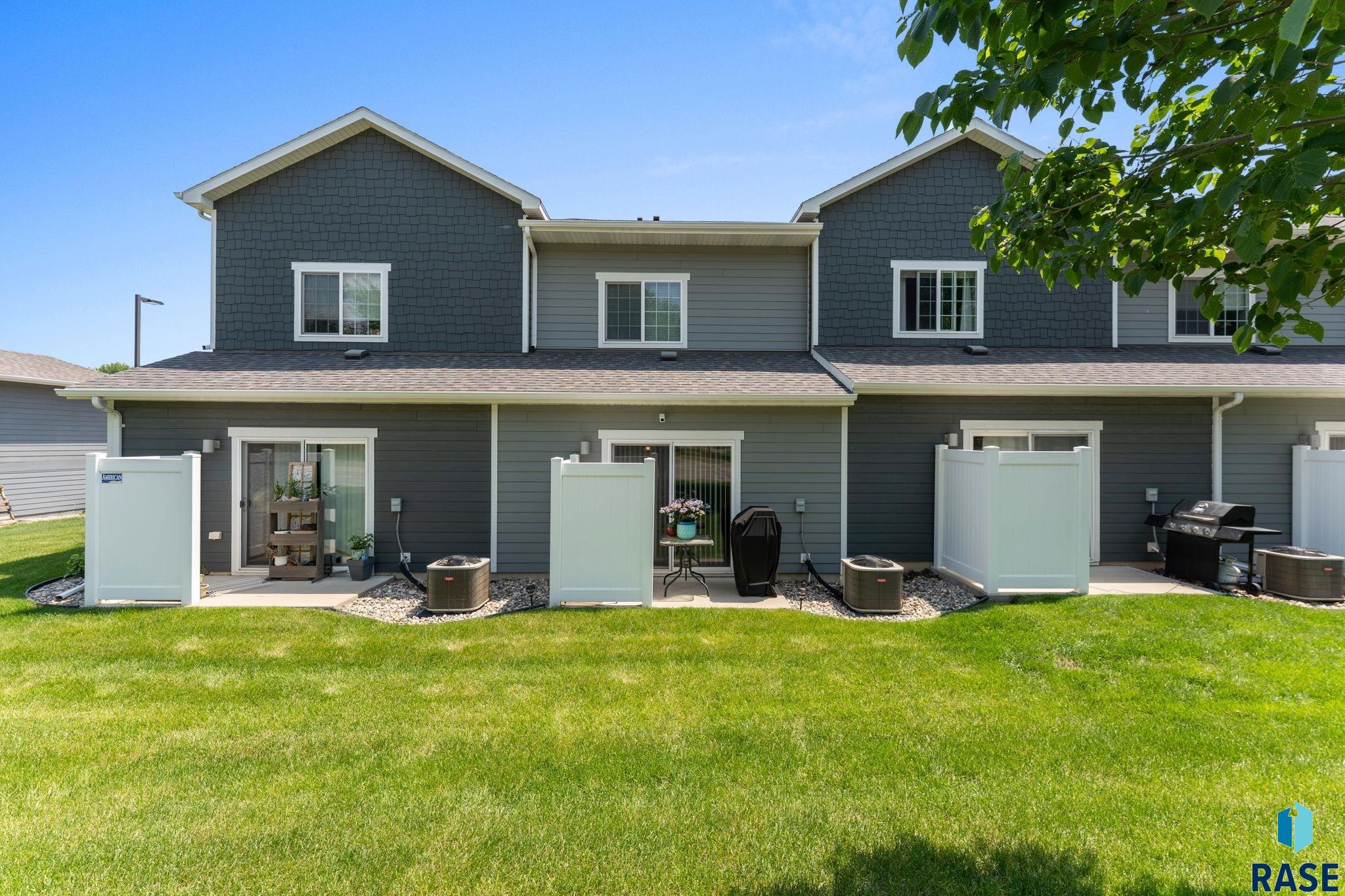 872 S Sycamore Ave Unit: 3