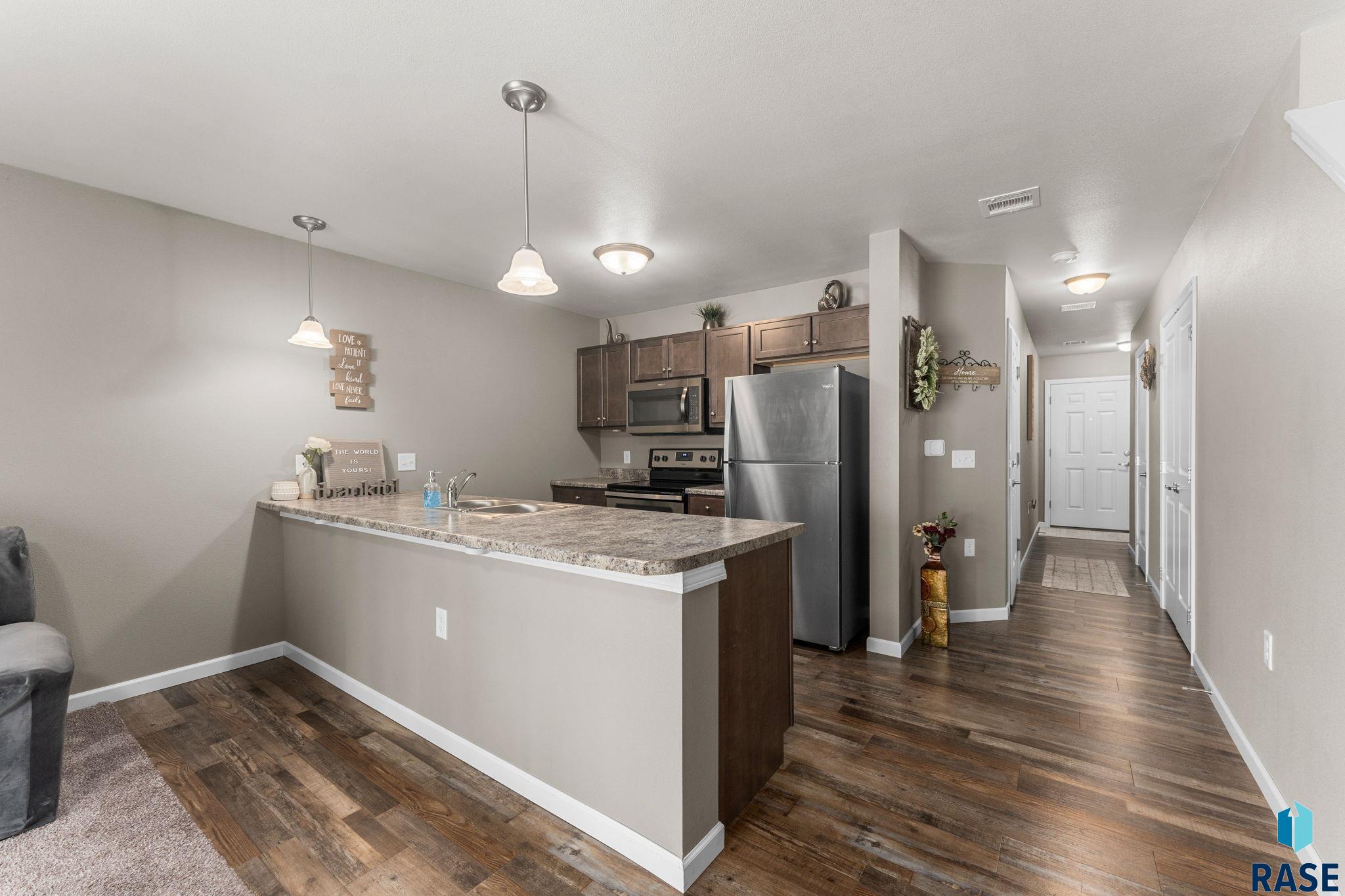 872 S Sycamore Ave Unit: 3